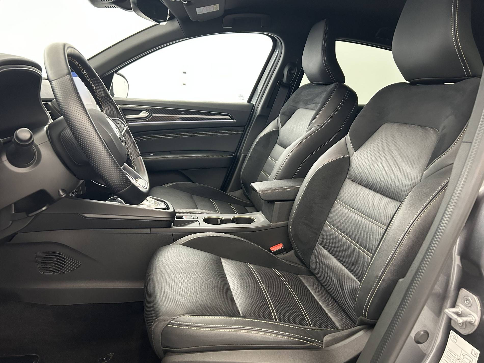 Vente en ligne Renault Arkana  E-Tech hybride 145 - 22 au prix de 21 800 €