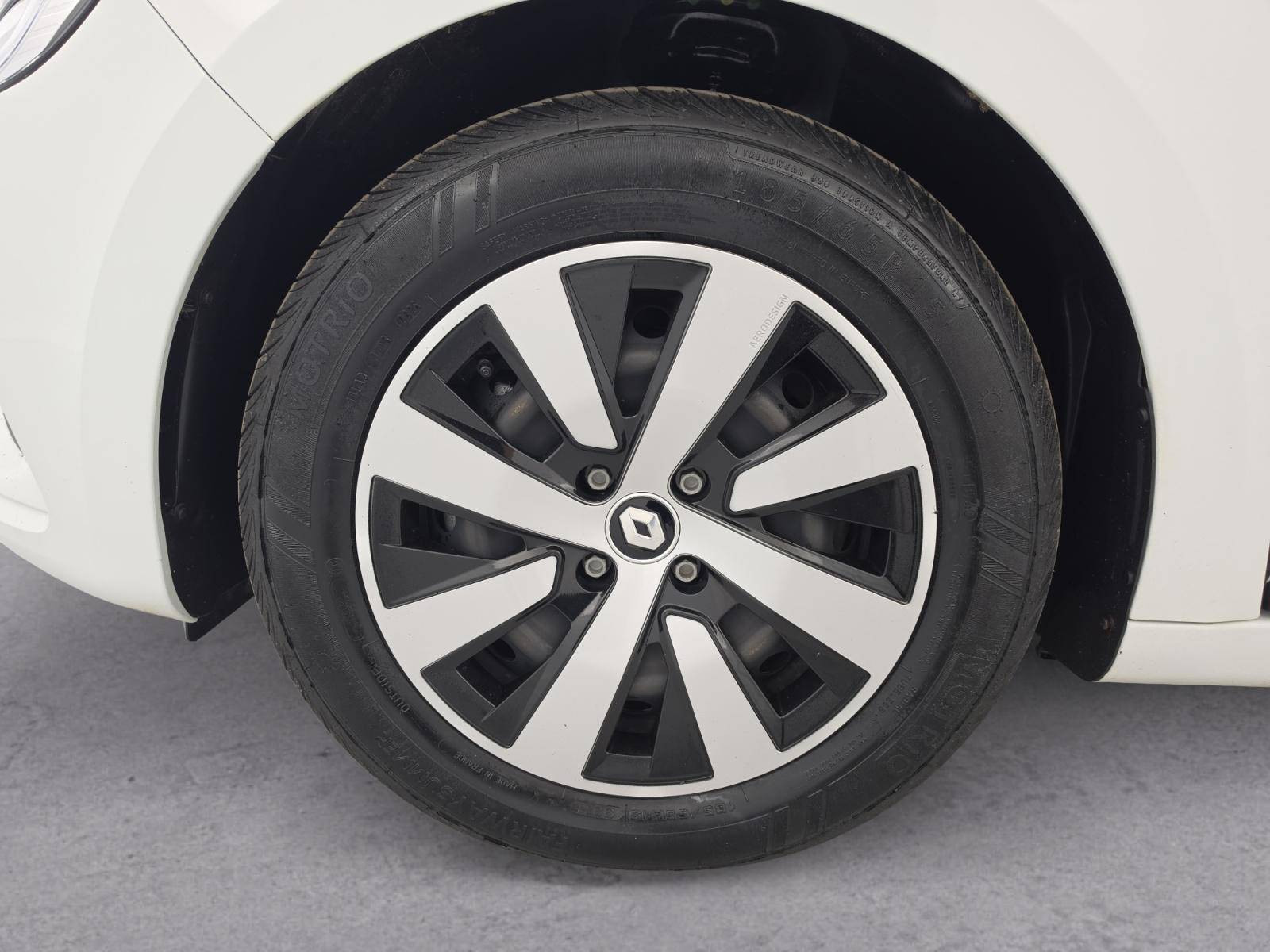 Vente en ligne Renault Clio 5 Clio E-Tech full hybrid 145 au prix de 16 490 €
