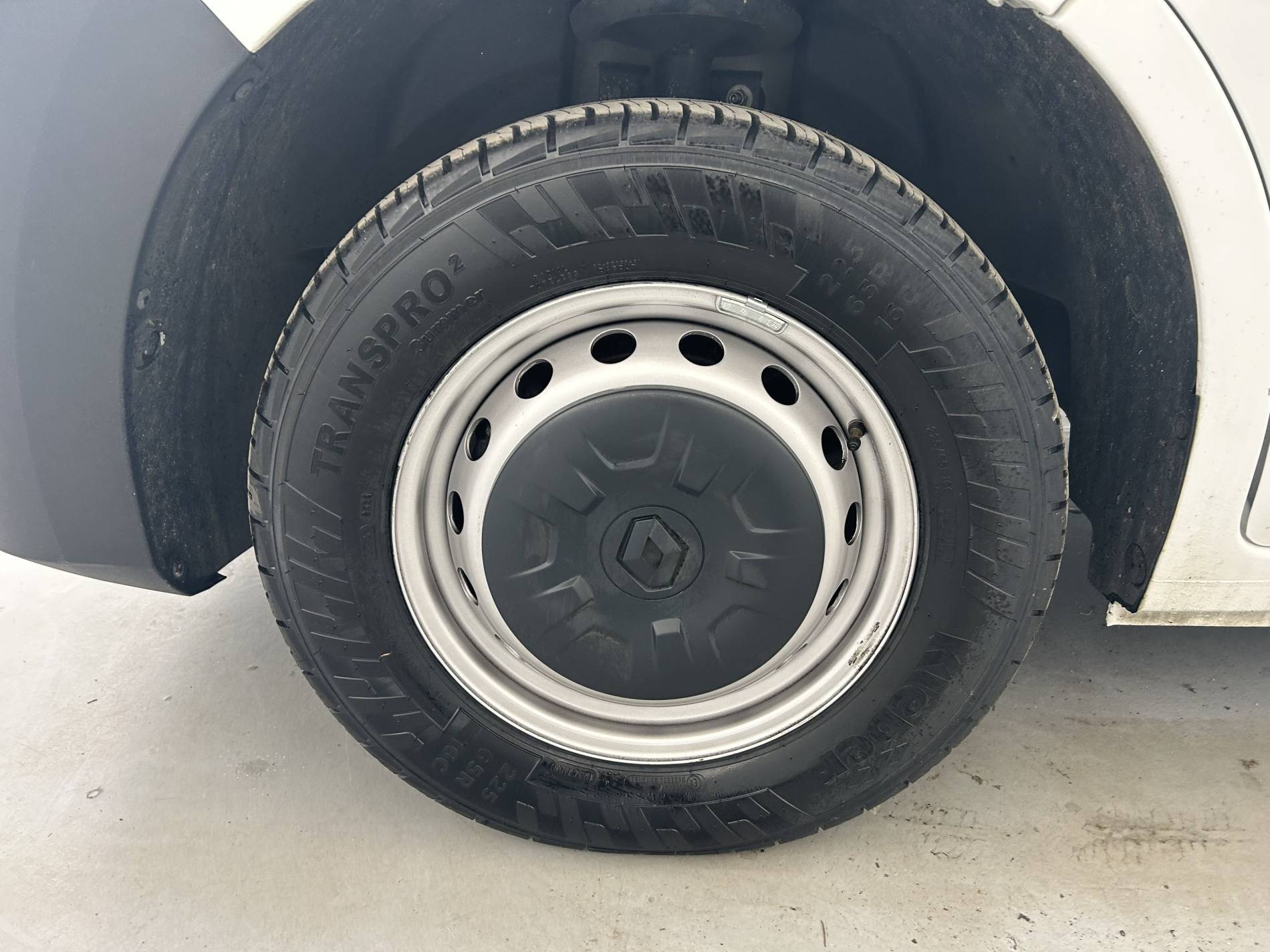 Vente en ligne Renault Master Fourgon MASTER FGN TRAC F3500 L2H2 BLUE DCI 135 au prix de 26 990 €