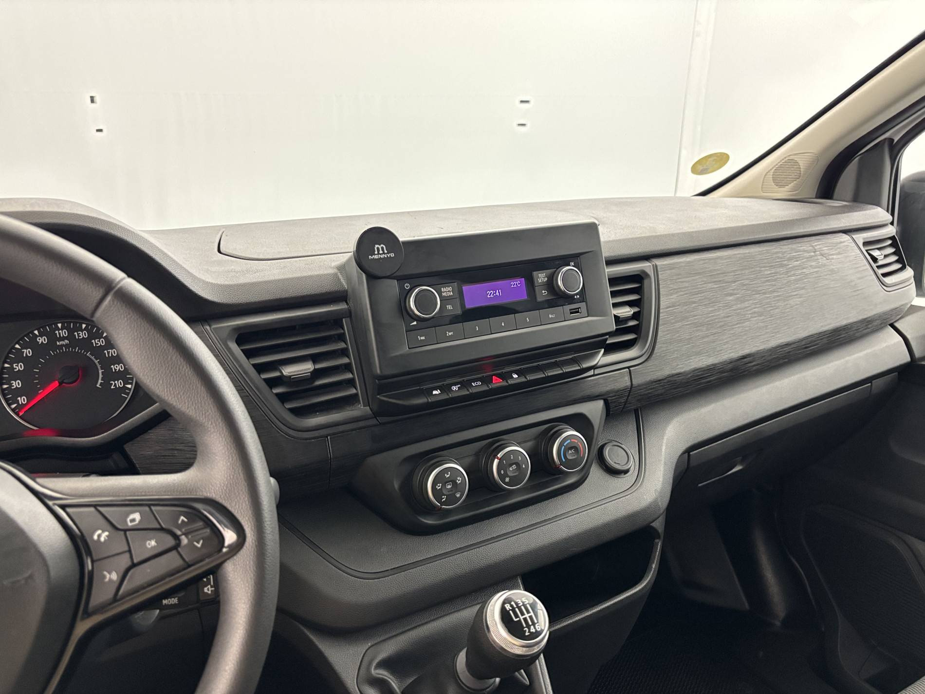 Vente en ligne Renault Trafic 3 Fourgon TRAFIC FG BLUE DCI 130 L1H1 3T GSR2 au prix de 22 900 €