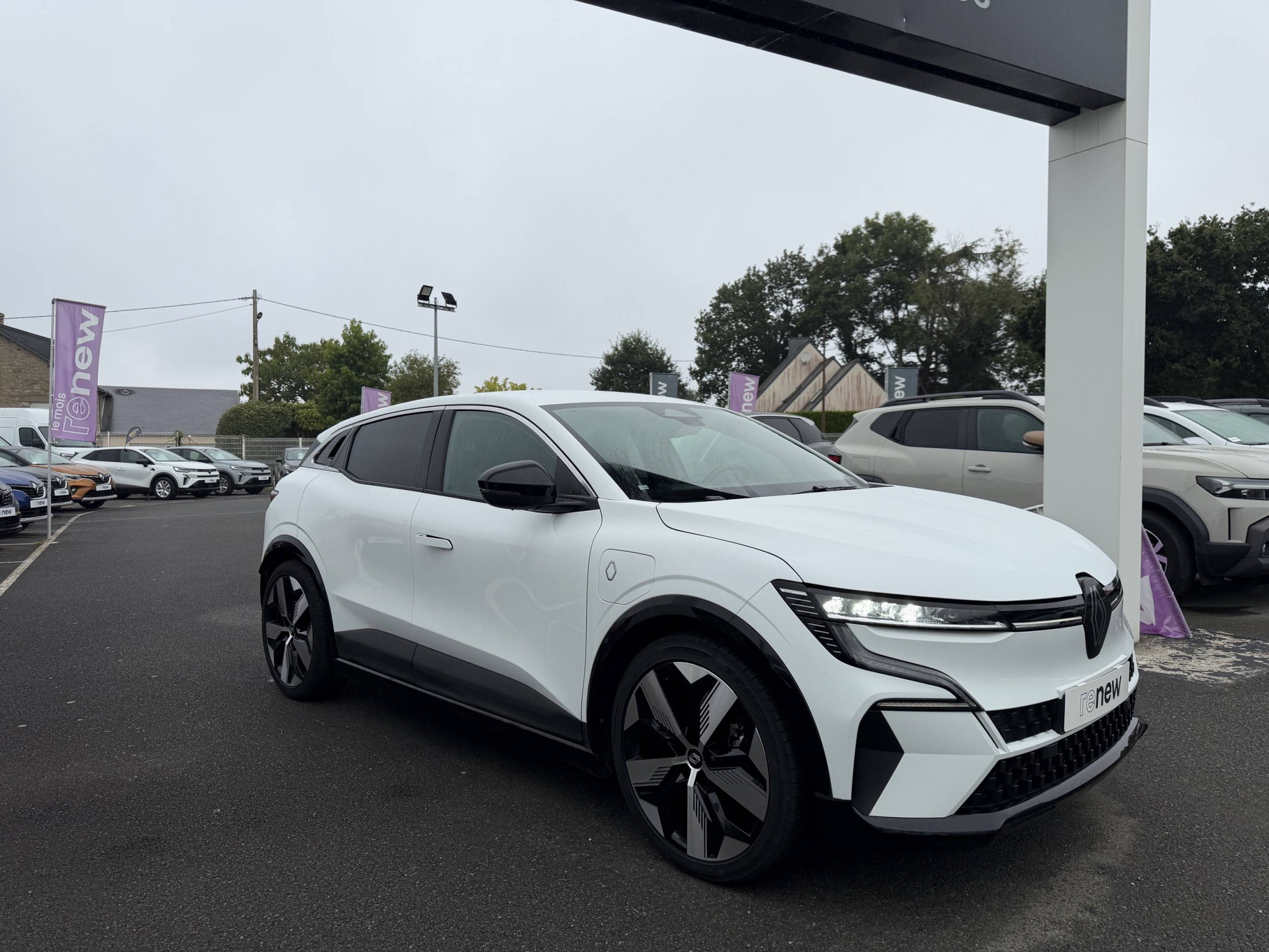 Vente en ligne Renault Megane E-Tech  EV60 220 ch super charge au prix de 26 990 €
