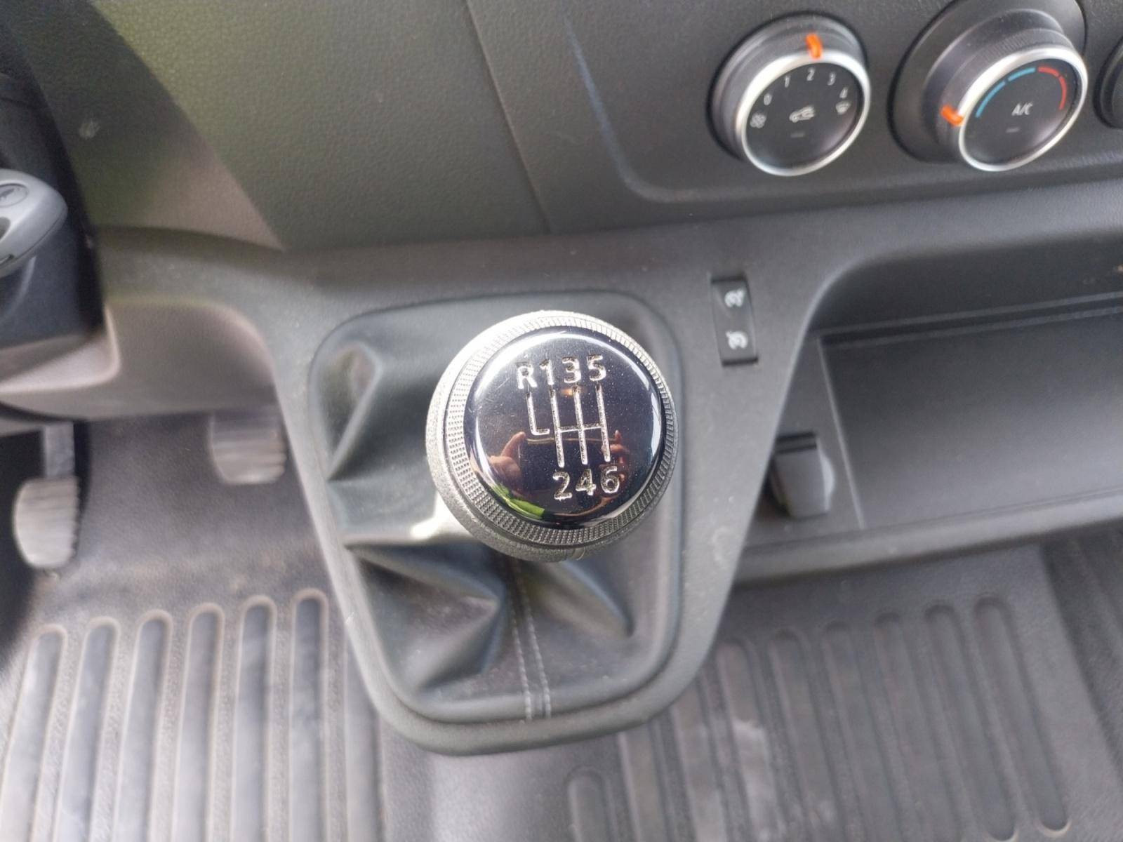 Vente en ligne Renault Master Fourgon MASTER FGN TRAC F3500 L3H3 BLUE DCI 135 au prix de 26 990 €