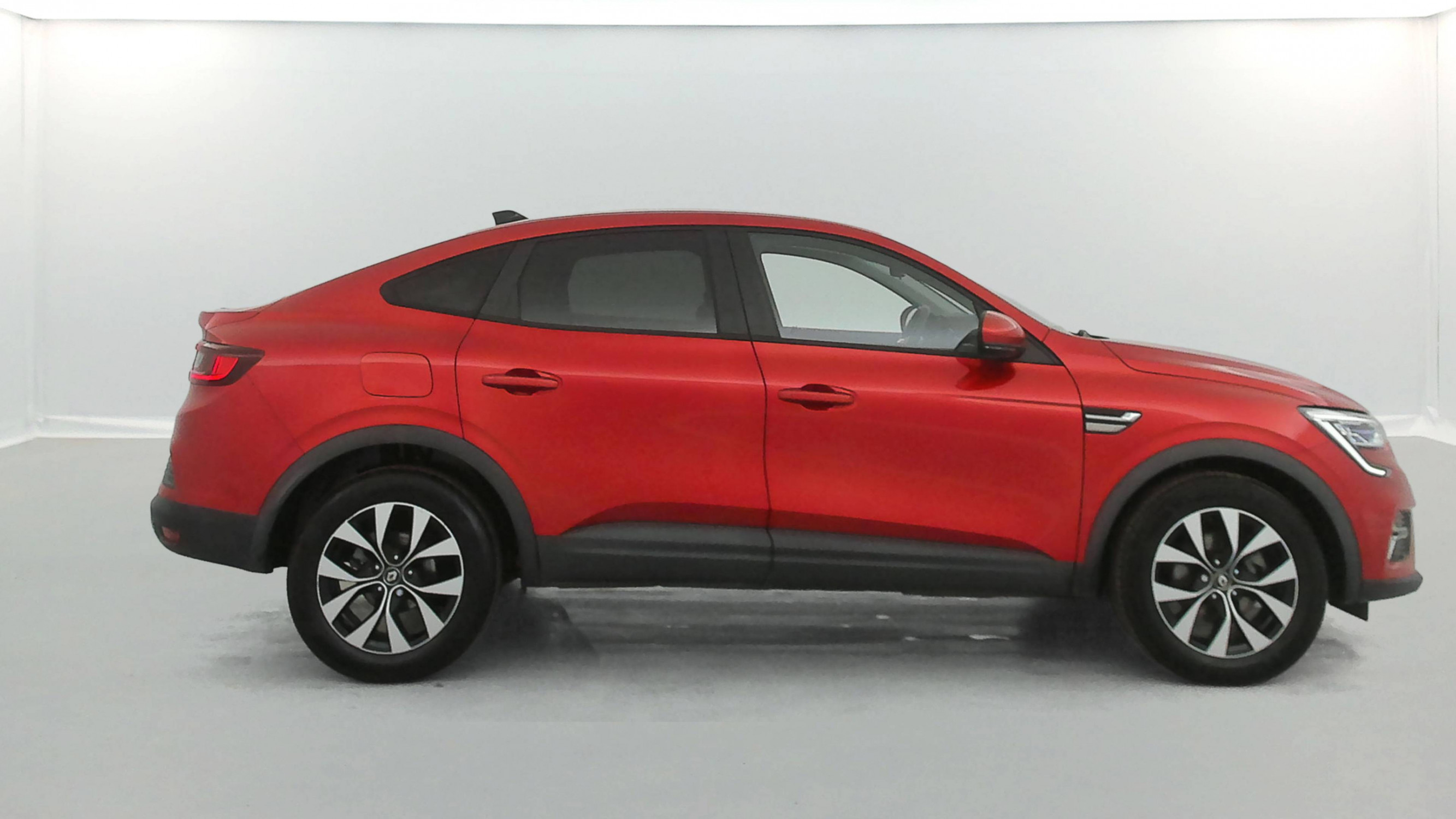 Vente en ligne Renault Arkana  E-Tech hybride 145 - 22 au prix de 19 990 €