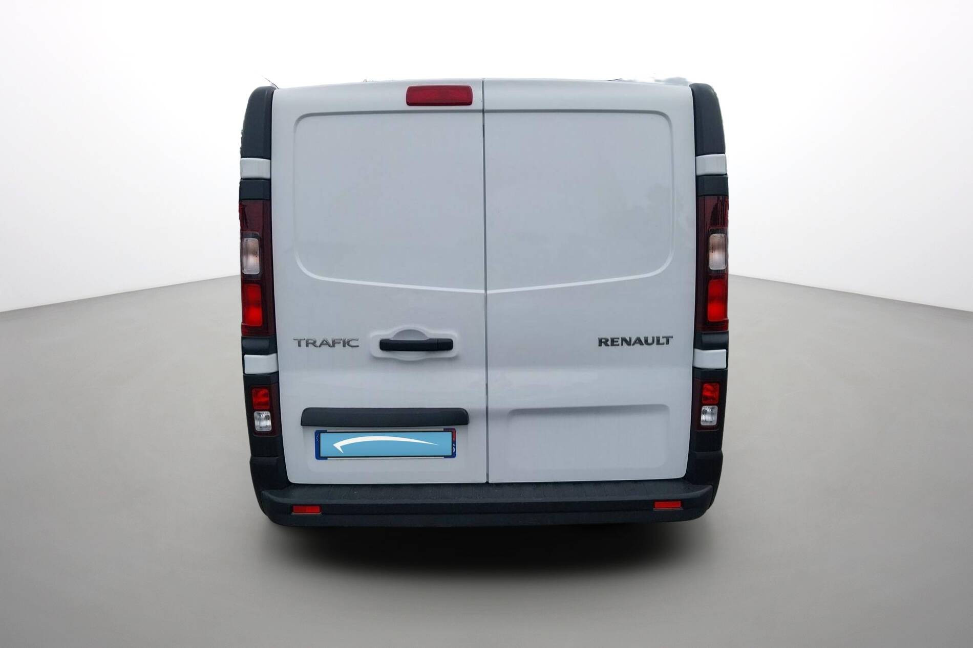 Vente en ligne Renault Trafic 3 Fourgon TRAFIC FGN L2H1 3000 KG BLUE DCI 130 au prix de 23 490 €