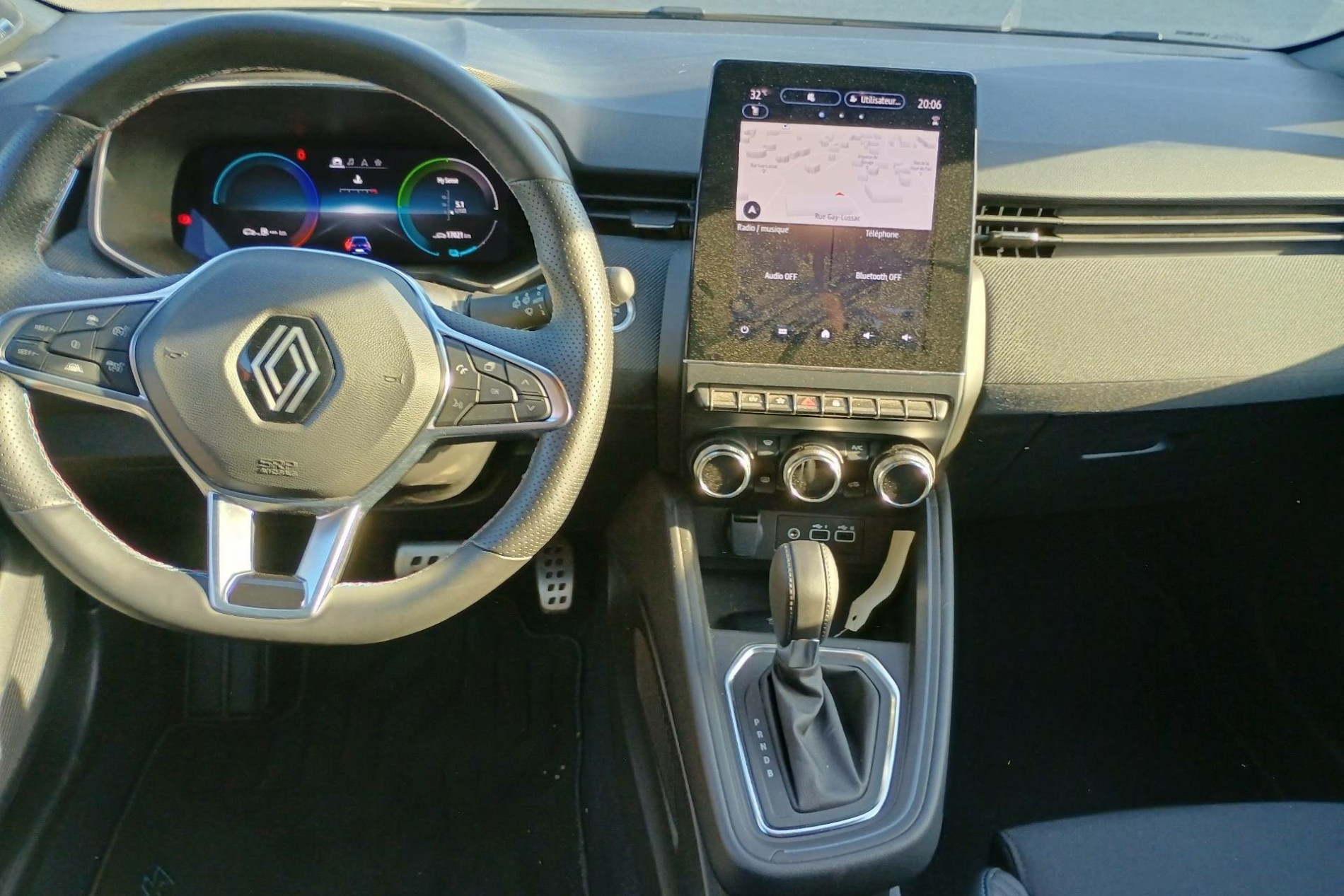 Vente en ligne Renault Clio 5 Clio E-Tech full hybrid 145 au prix de 22 490 €