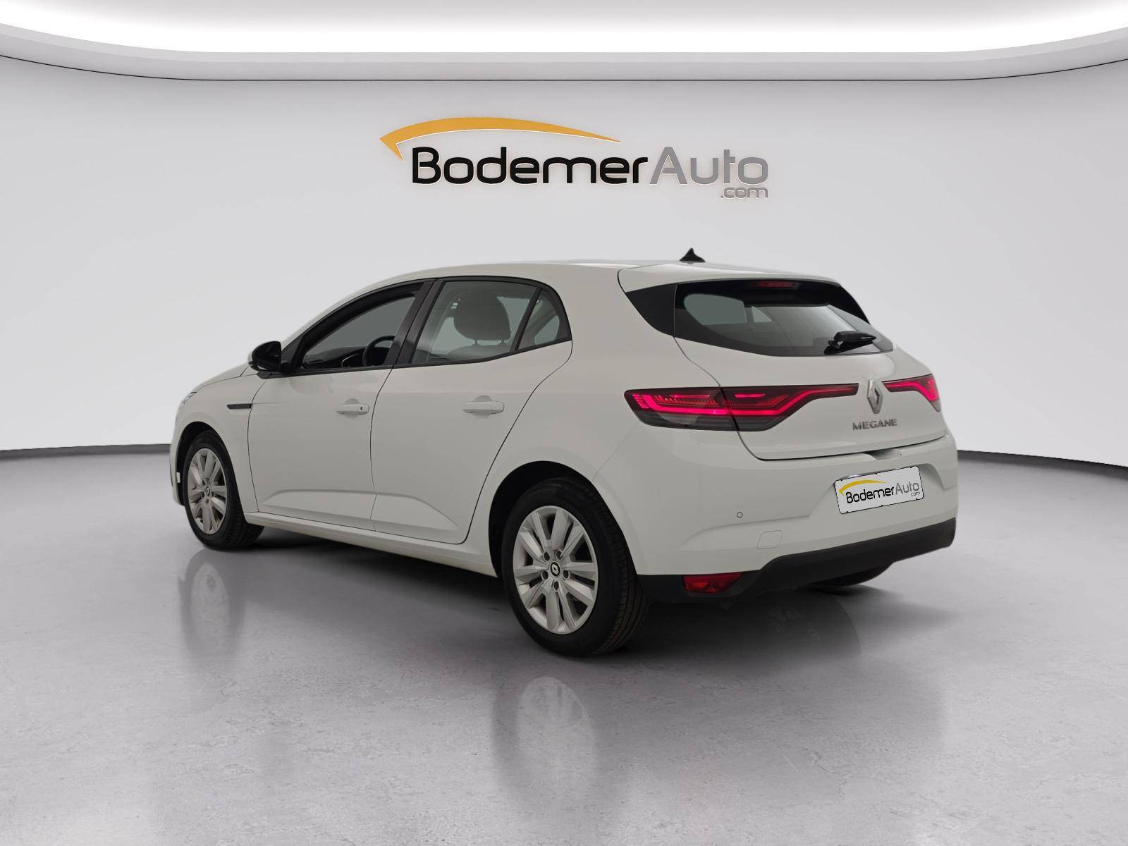 Vente en ligne Renault Megane 4  BLUE DCI 115 au prix de 13 900 €