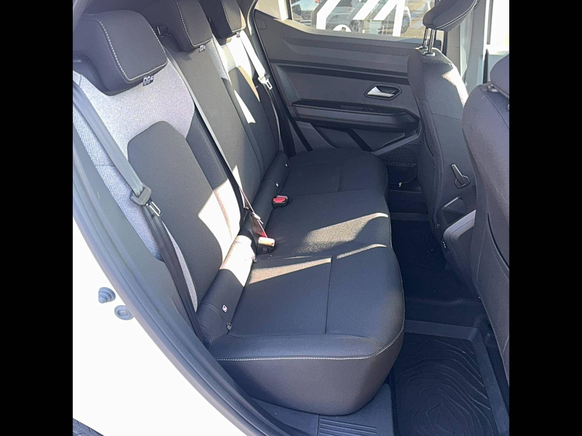Vente en ligne Dacia Duster  Hybrid 155 au prix de 28 200 €