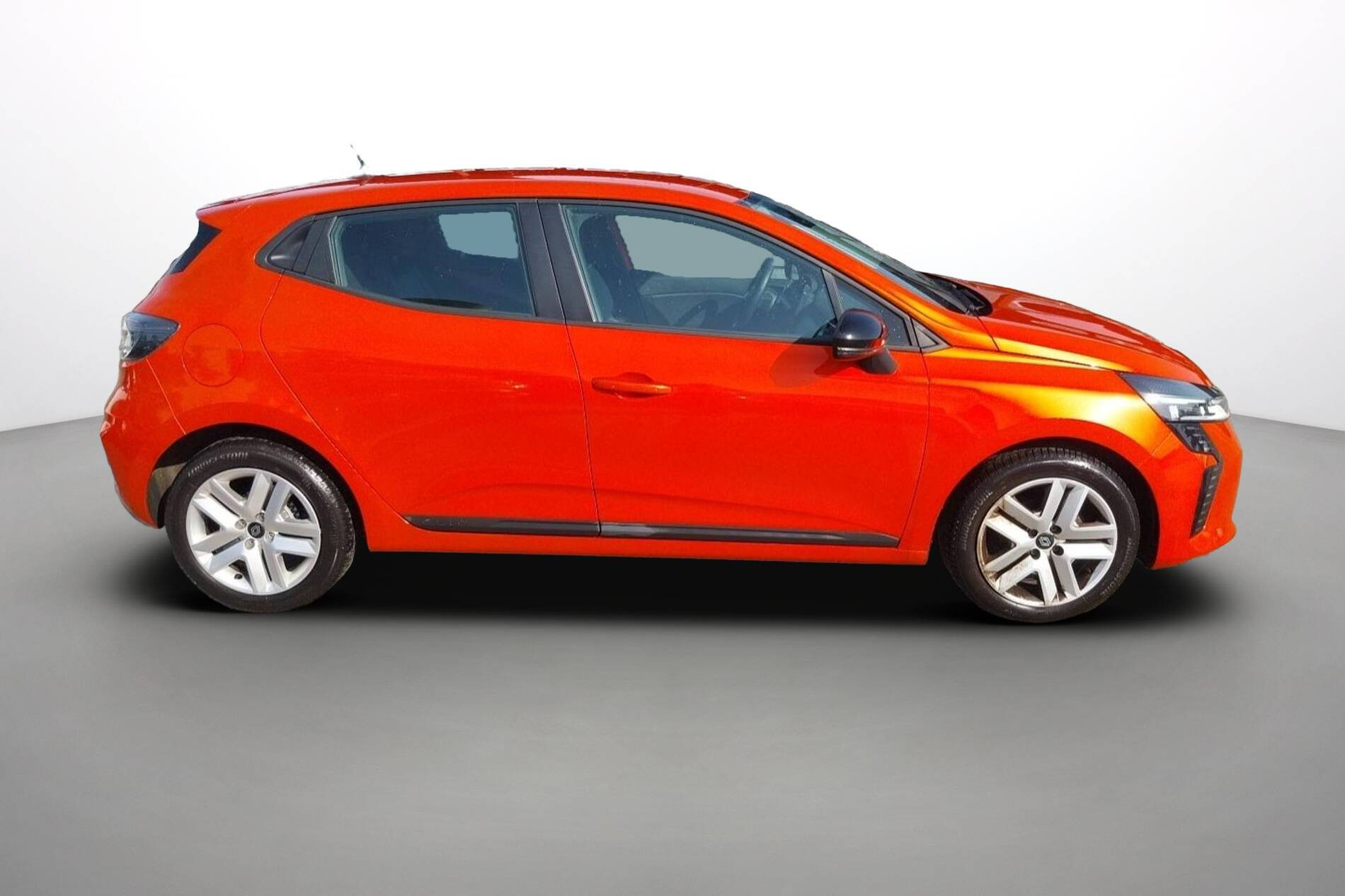 Vente en ligne Renault Clio 5 Clio TCe 90 au prix de 15 490 €