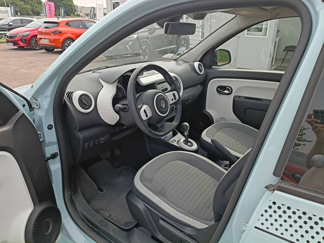 Vente en ligne Renault Twingo Electrique Twingo III E-Tech au prix de 14 990 €