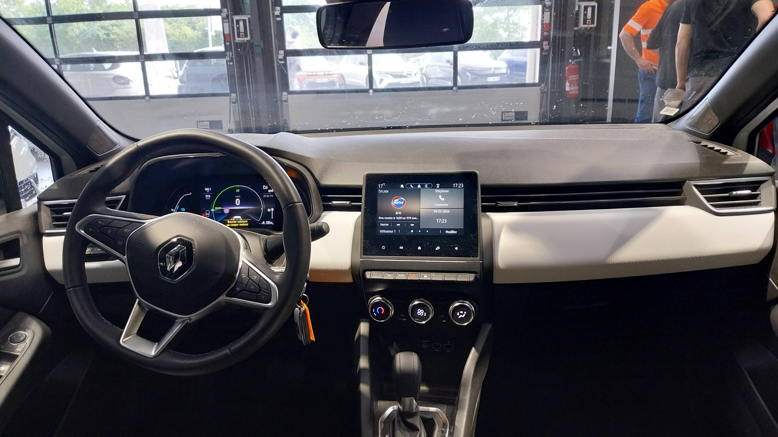Vente en ligne Renault Clio 5 Clio E-Tech 140 - 21N au prix de 16 490 €