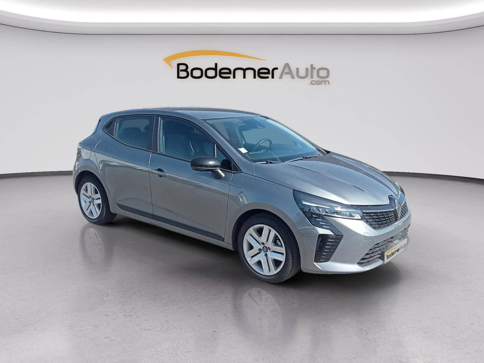 Vente en ligne Renault Clio 5 Clio E-Tech full hybrid 145 au prix de 16 390 €