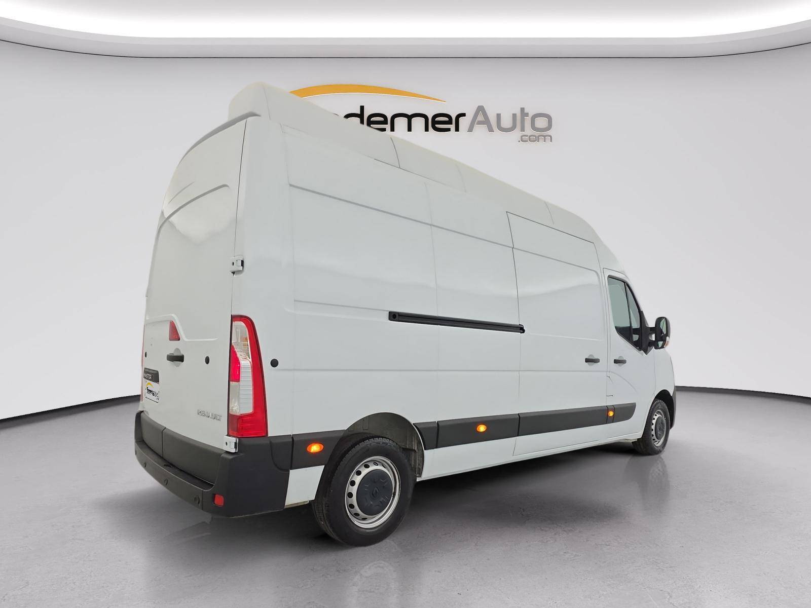 Vente en ligne Renault Master Fourgon MASTER FGN TRAC F3500 L3H3 BLUE DCI 135 au prix de 26 990 €