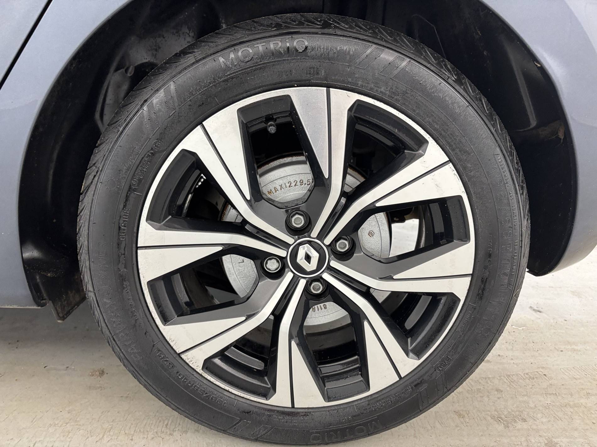 Vente en ligne Renault Clio 5 Clio E-Tech 140 - 21N au prix de 16 990 €