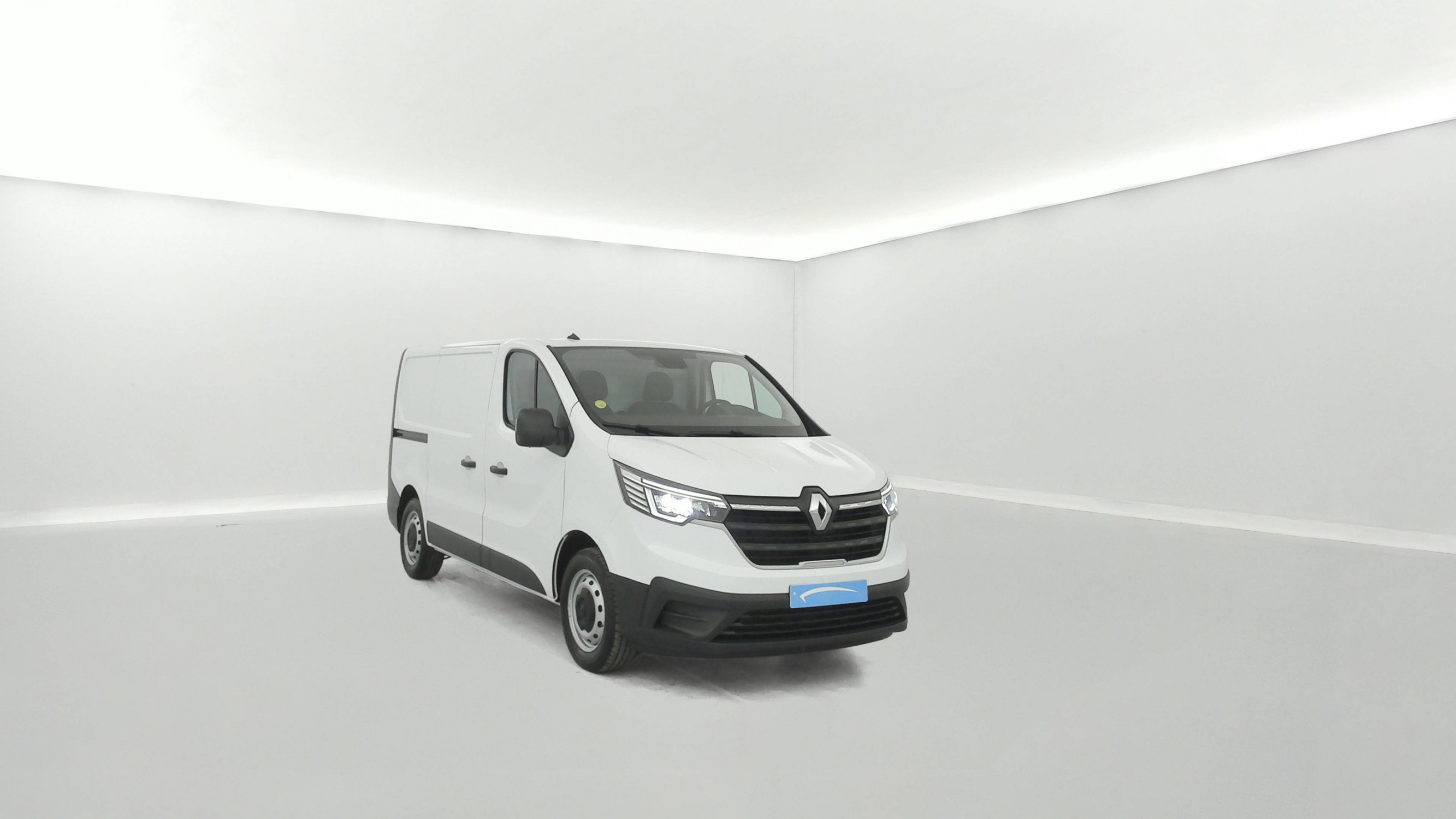 Vente en ligne Renault Trafic 3 Fourgon TRAFIC FGN L1H1 3T BLUE DCI 130 GSR2 au prix de 24 490 €
