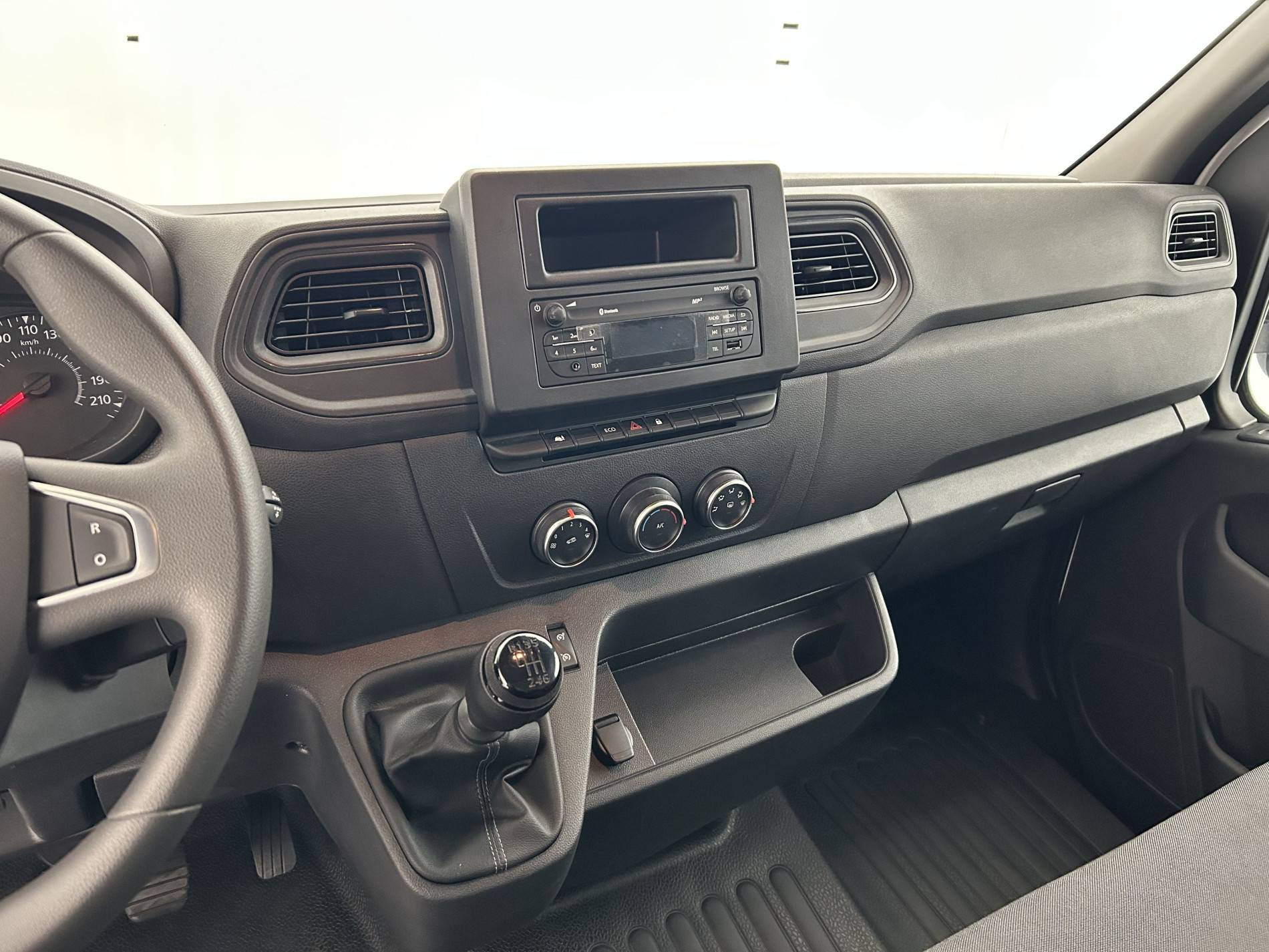 Vente en ligne Renault Master Fourgon MASTER FGN TRAC F3500 L3H3 BLUE DCI 135 au prix de 28 990 €