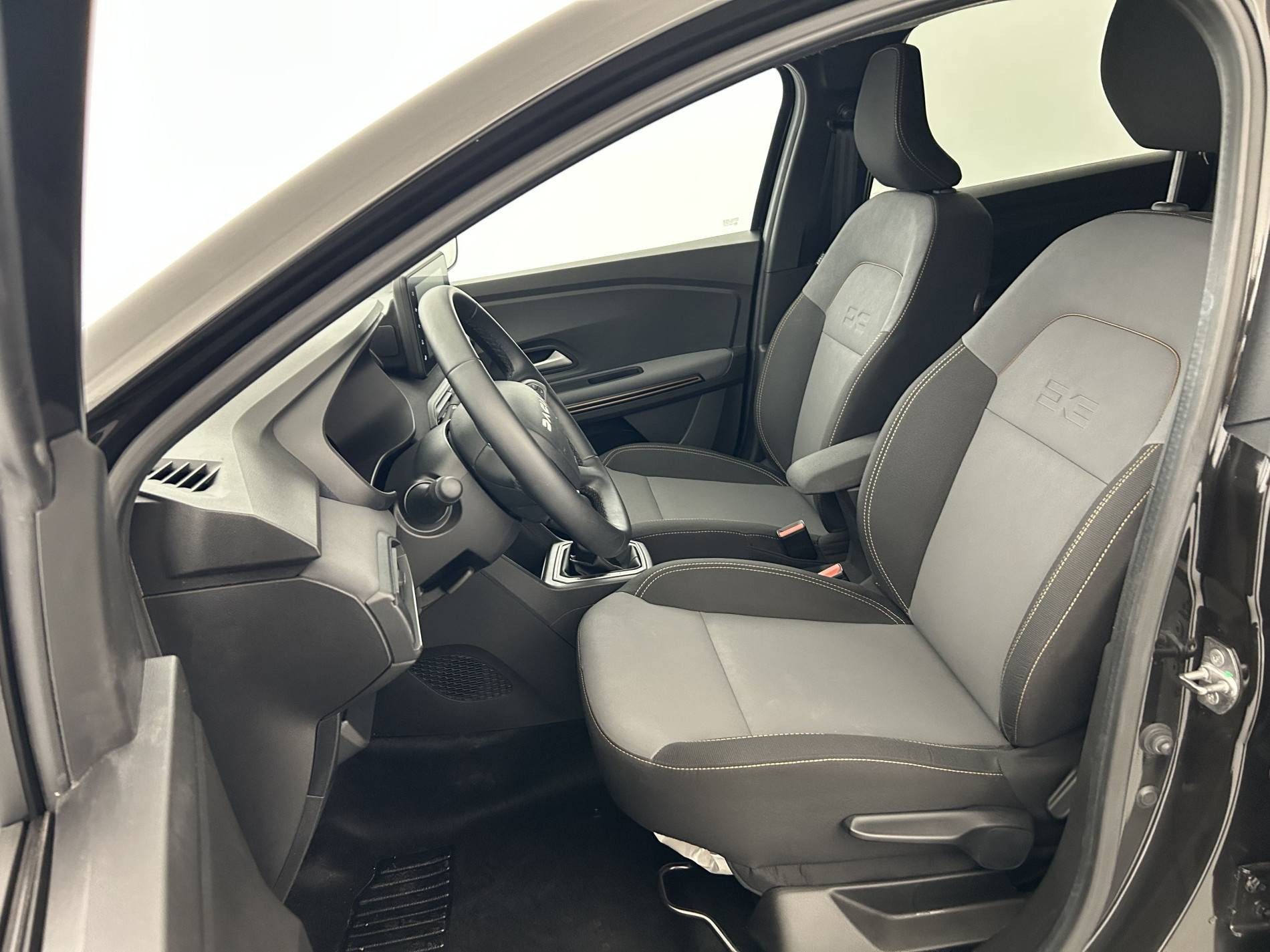 Vente en ligne Dacia Jogger  Hybrid 140 7 places GSR2 au prix de 23 490 €