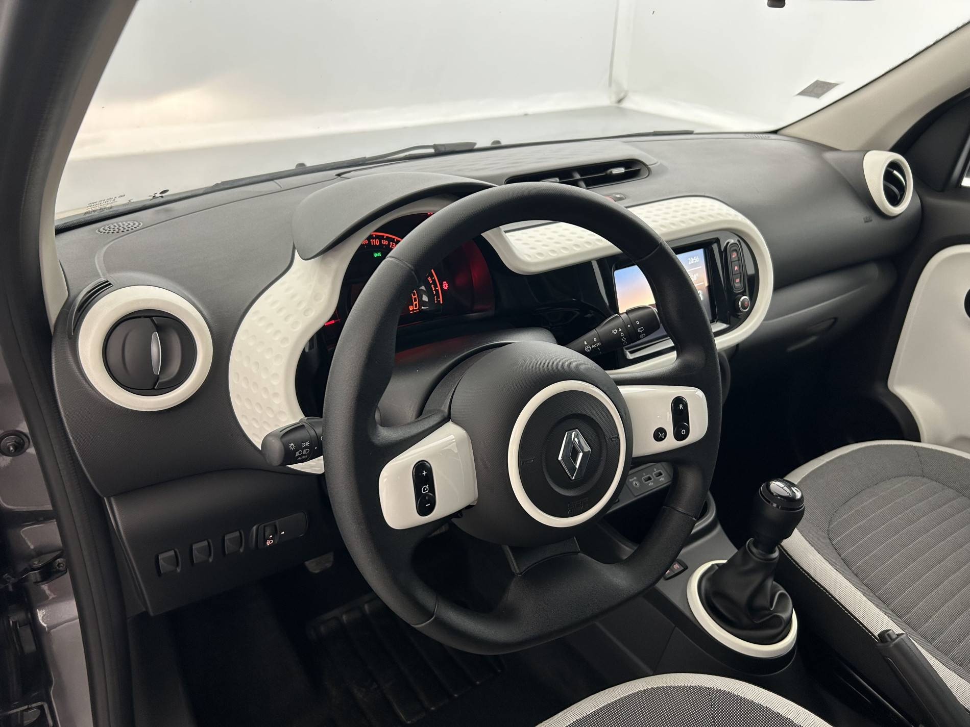 Vente en ligne Renault Twingo 3  SCe 65 - 21 au prix de 10 690 €