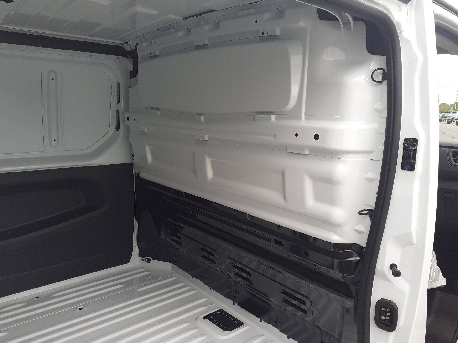 Vente en ligne Renault Trafic Van E-Tech TRAFIC E-TECH ELECTRIQUE FGN L1H1 3T AC22 au prix de 40 224 €