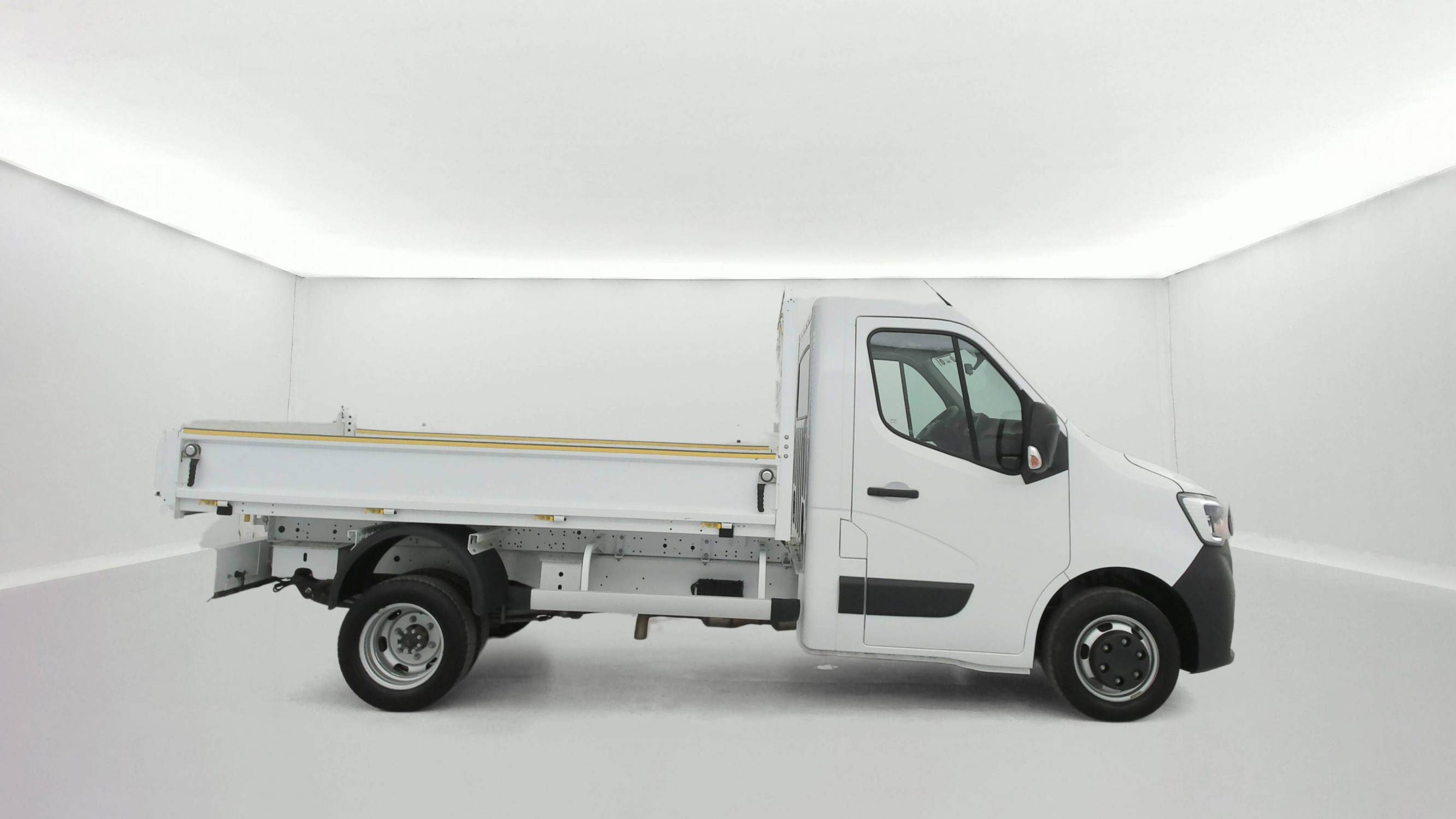 Vente en ligne Renault Master 3 Châssis Cabine MASTER CC PROP RJ3500 L2 PAFC BLUE DCI 130 EURO VI au prix de 33 000 €