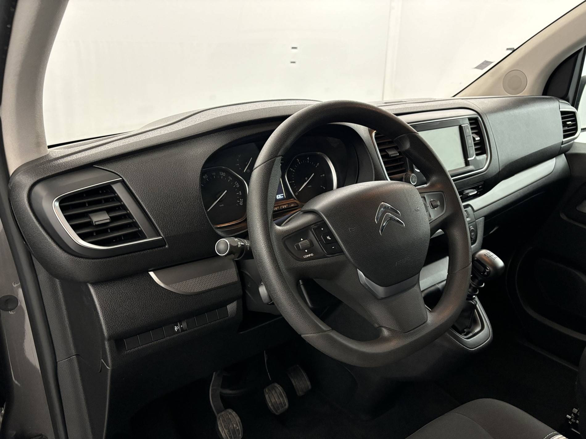Vente en ligne Citroën Spacetourer Spacetourer M BlueHDi 100 BVM6 au prix de 24 490 €