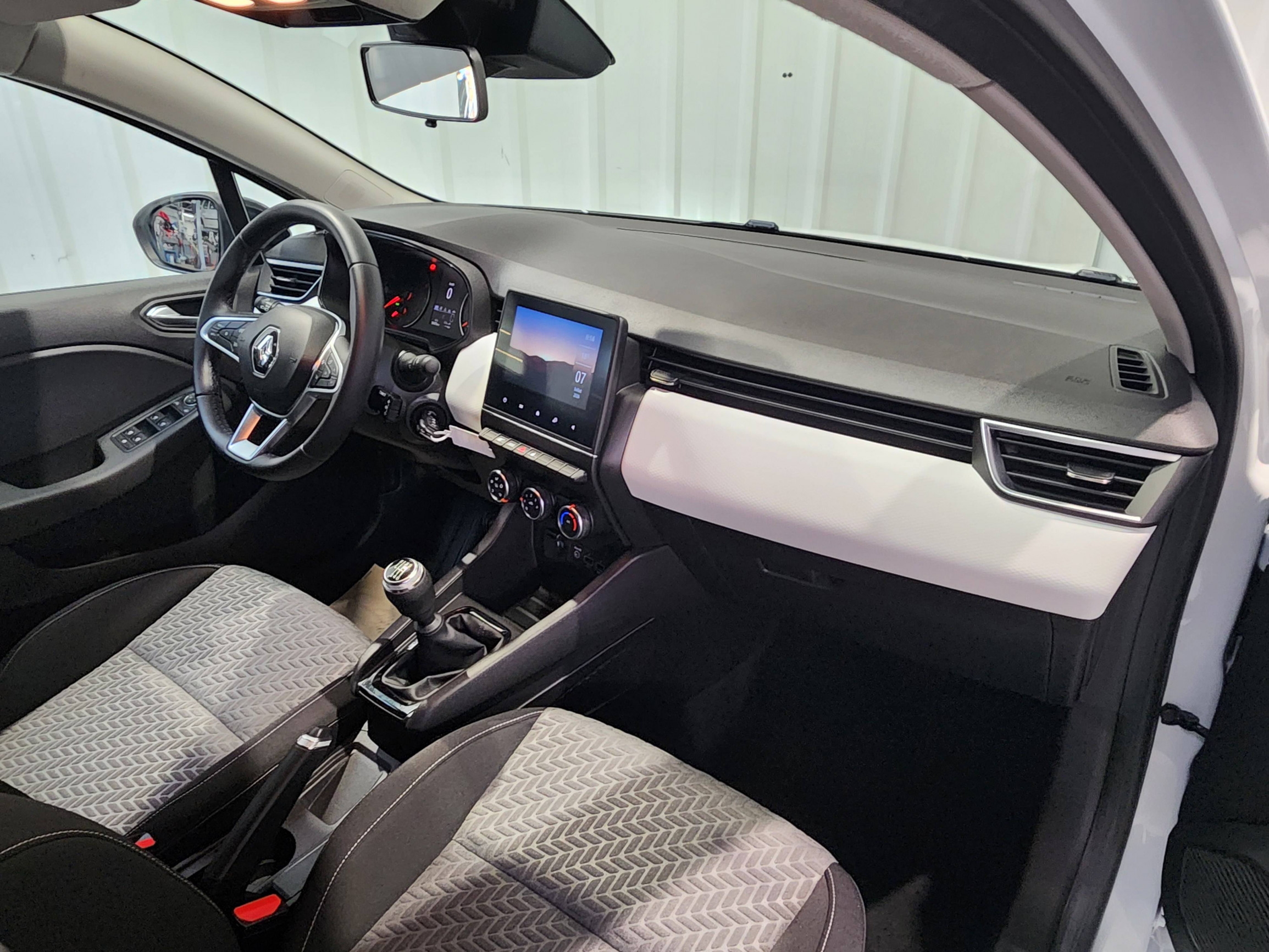 Vente en ligne Renault Clio 5 Clio TCe 90 au prix de 14 390 €