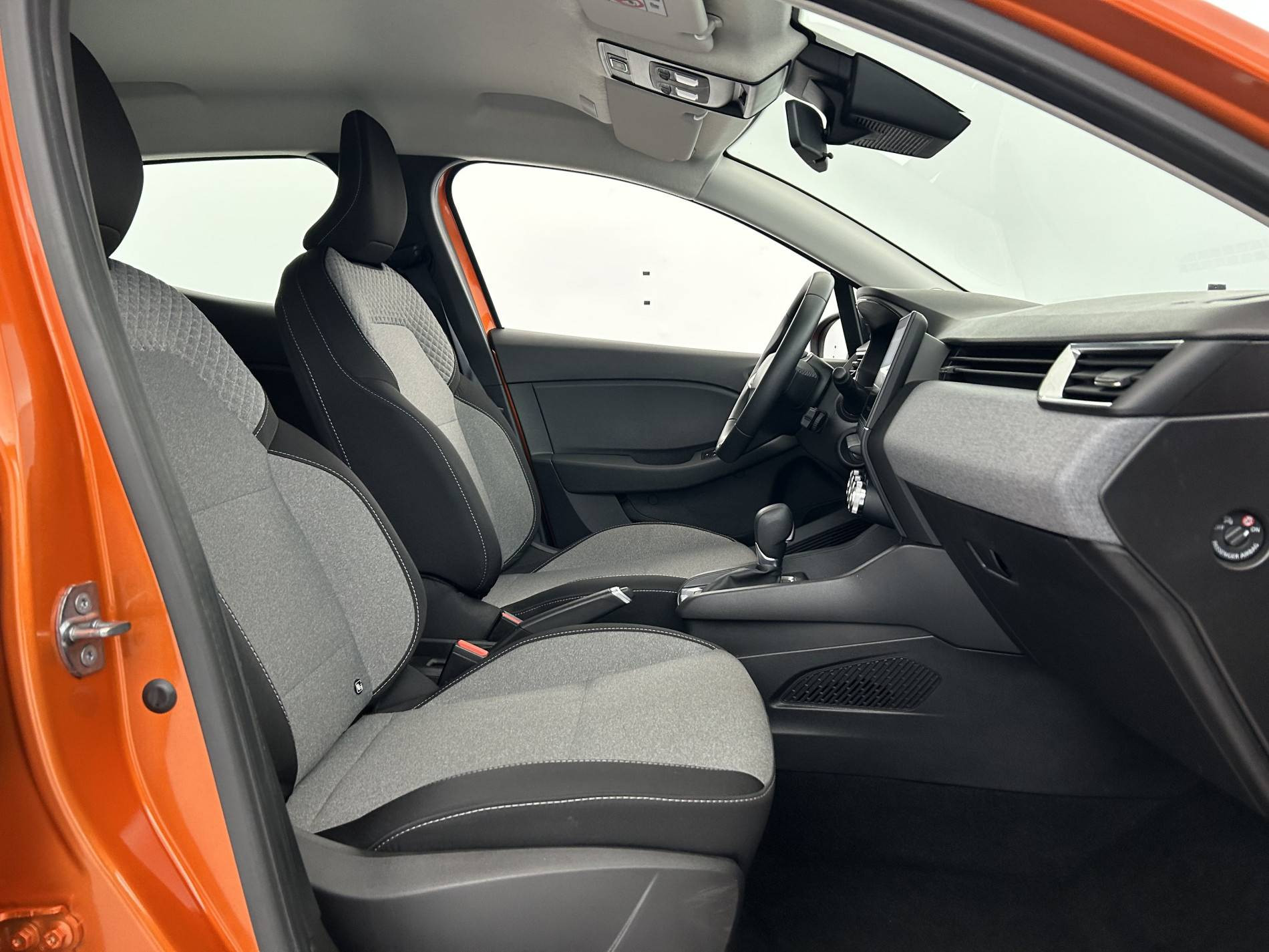 Vente en ligne Renault Clio 5 Clio E-Tech full hybrid 145 au prix de 18 890 €
