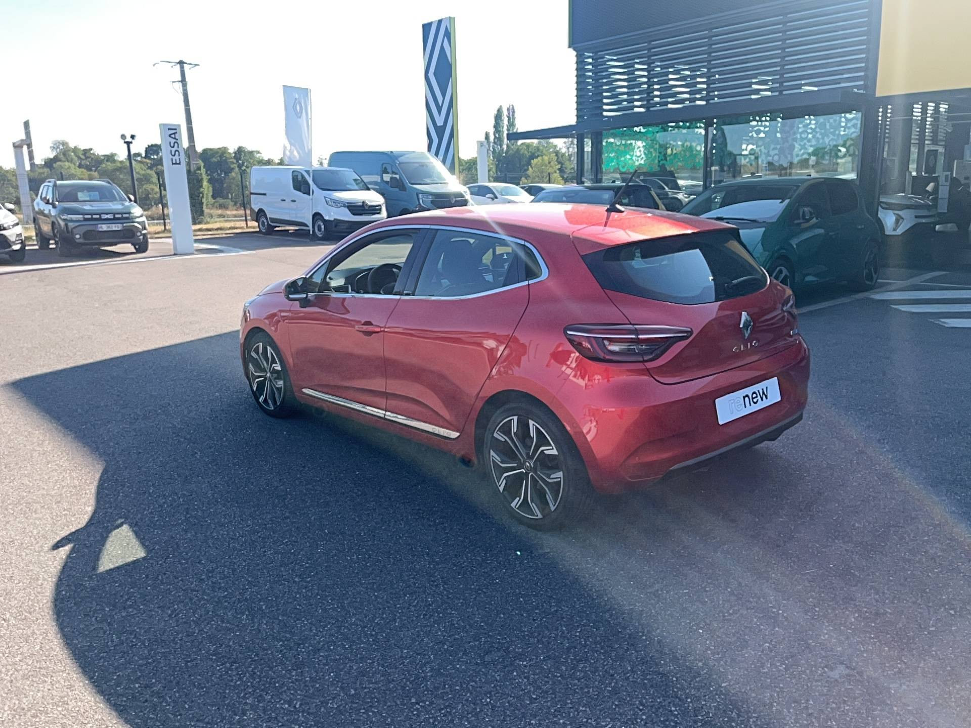 Vente en ligne Renault Clio 5 Clio E-Tech 140 au prix de 14 990 €