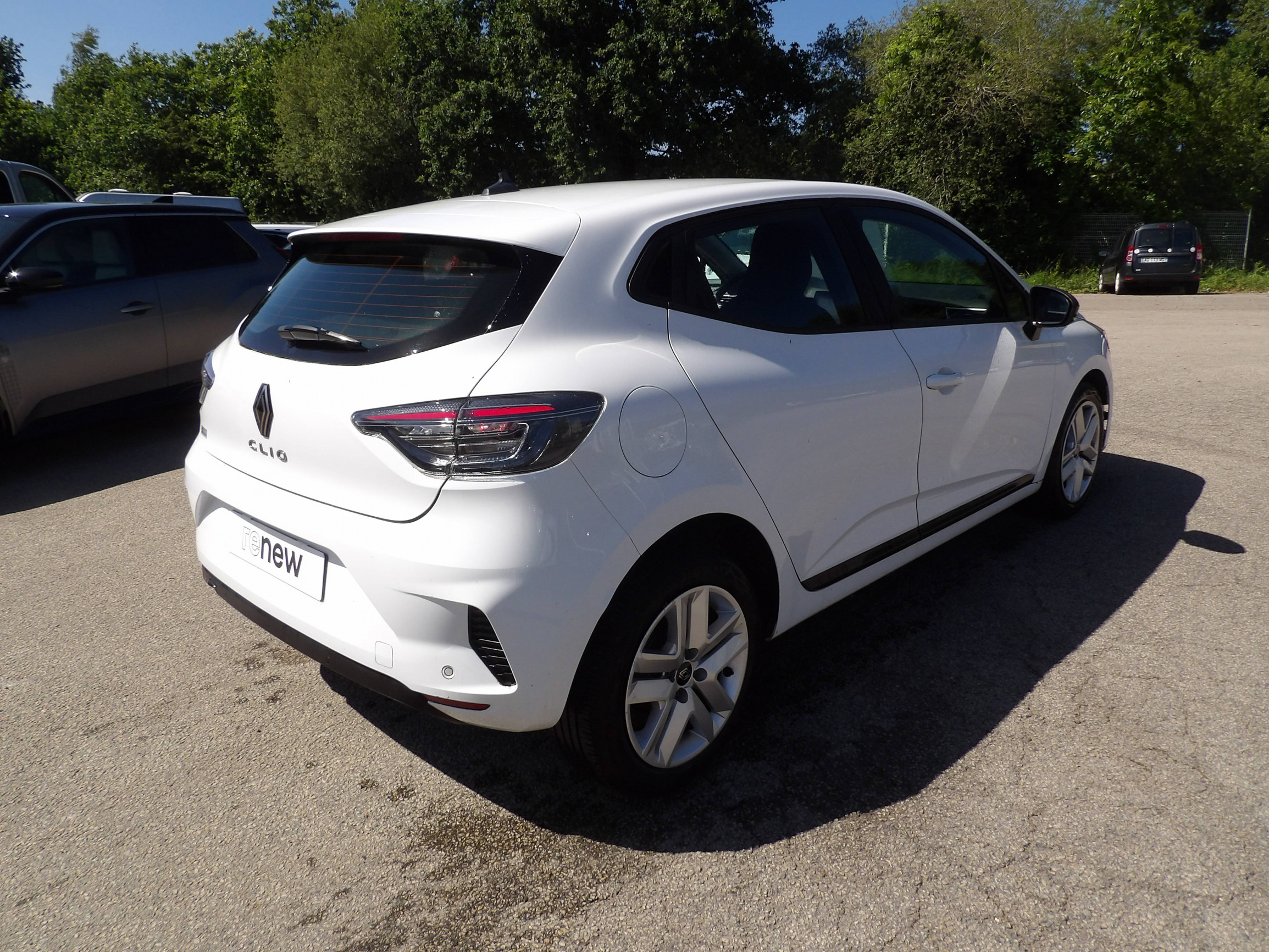 Vente en ligne Renault Clio 5 Clio TCe 90 au prix de 15 599 €