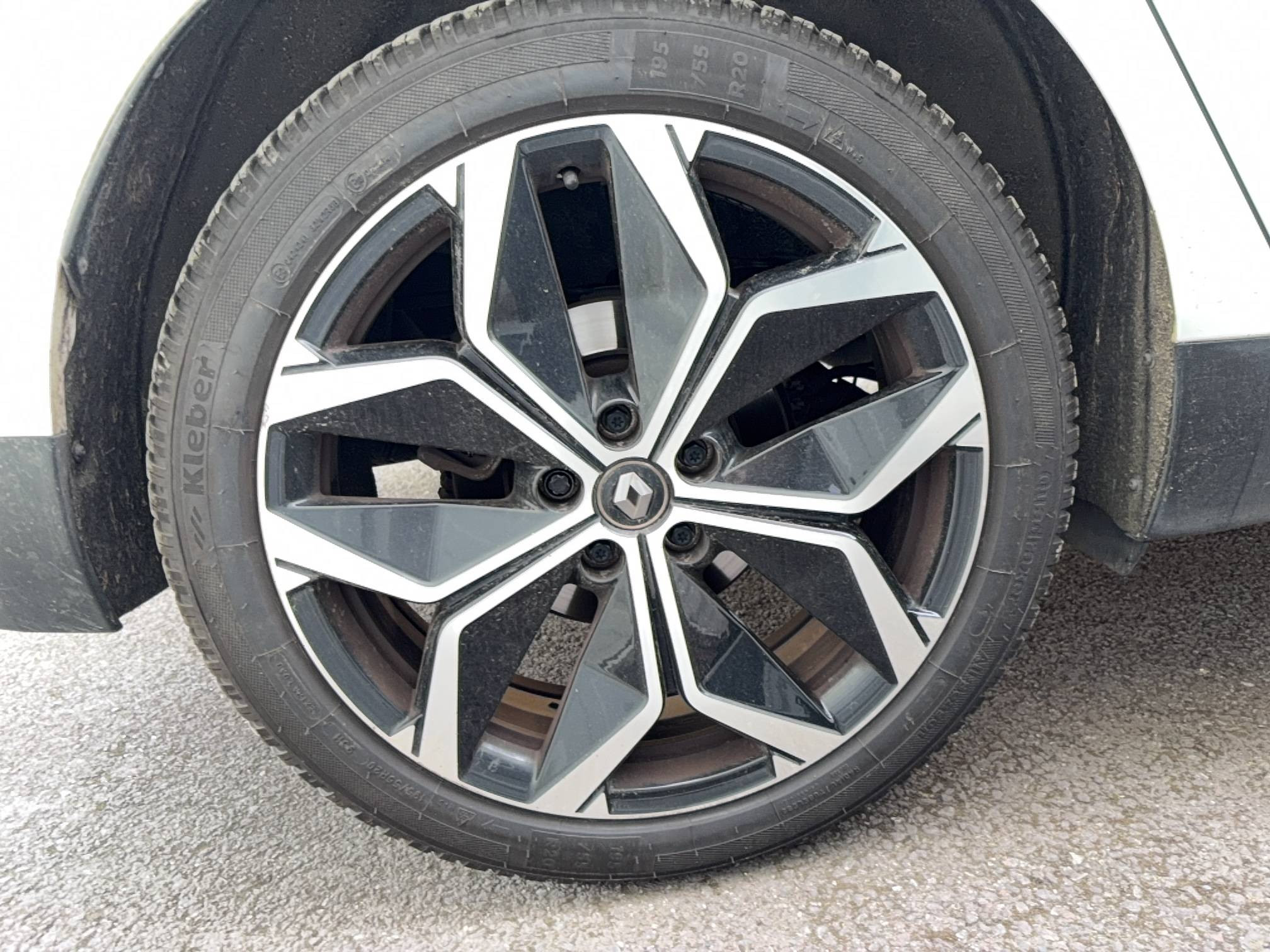 Vente en ligne Renault Grand Scenic 4 Grand Scenic TCe 140 EDC au prix de 22 590 €