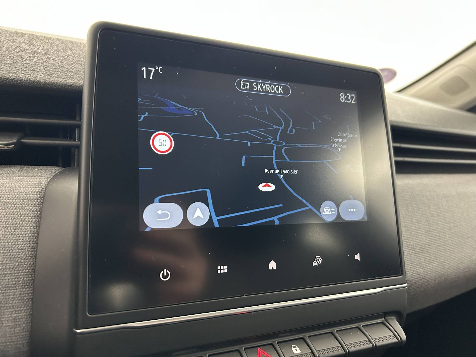 Vente en ligne Renault Clio 5 Clio TCe 90 au prix de 15 690 €