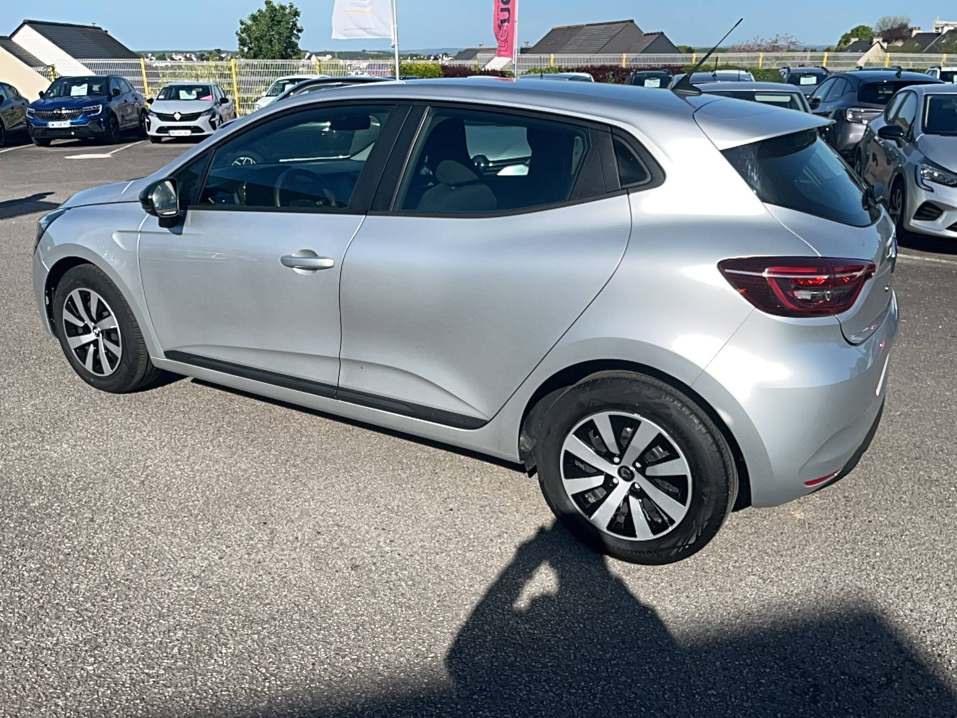 Vente en ligne Renault Clio 5 Clio TCe 90 au prix de 13 990 €