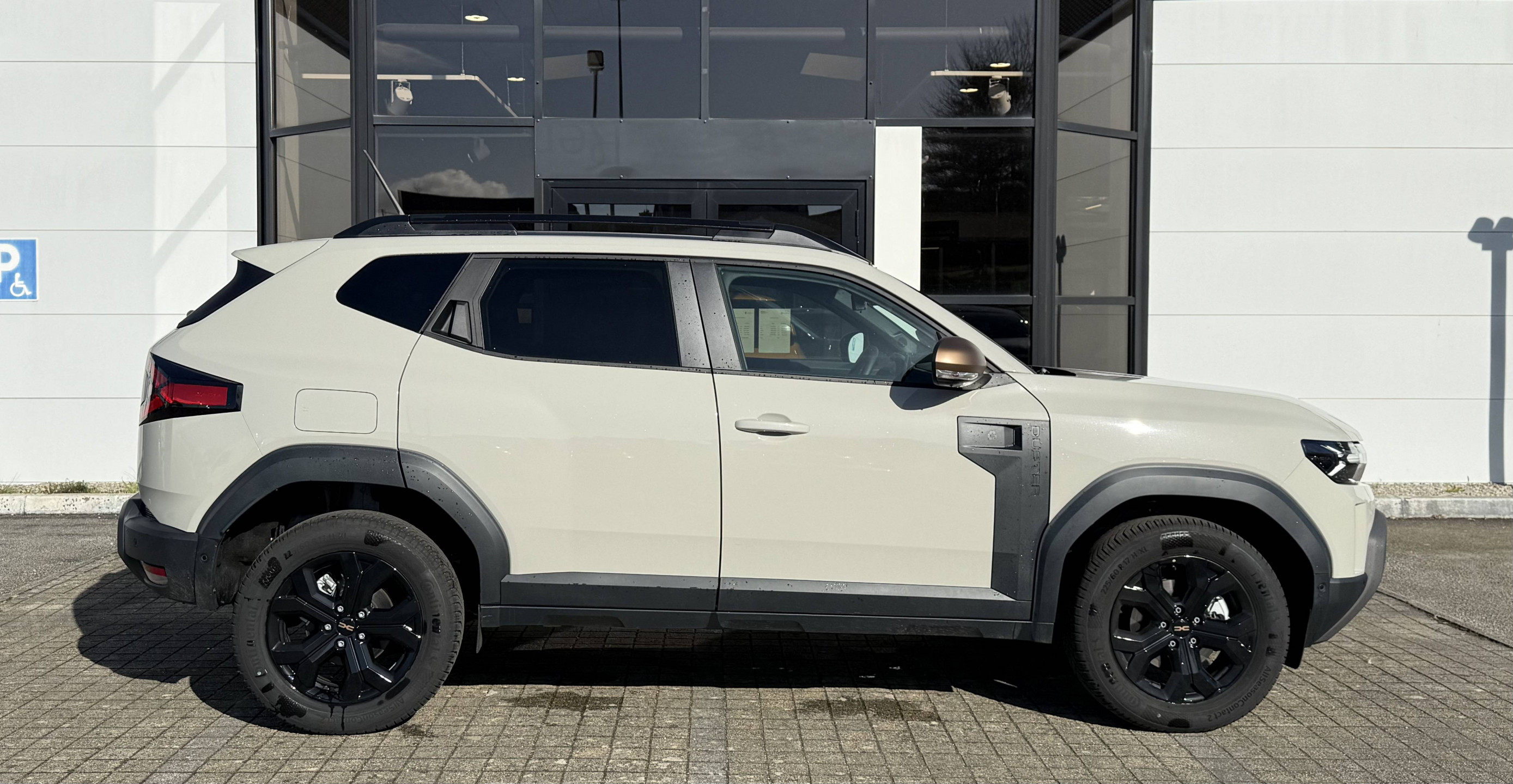 Vente en ligne Dacia Duster  Hybrid-G 150 4x4 au prix de 31 690 €