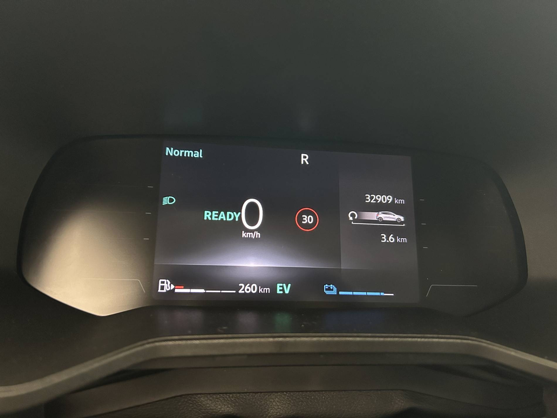 Vente en ligne Renault Clio 5 Clio E-Tech full hybrid 145 au prix de 17 990 €