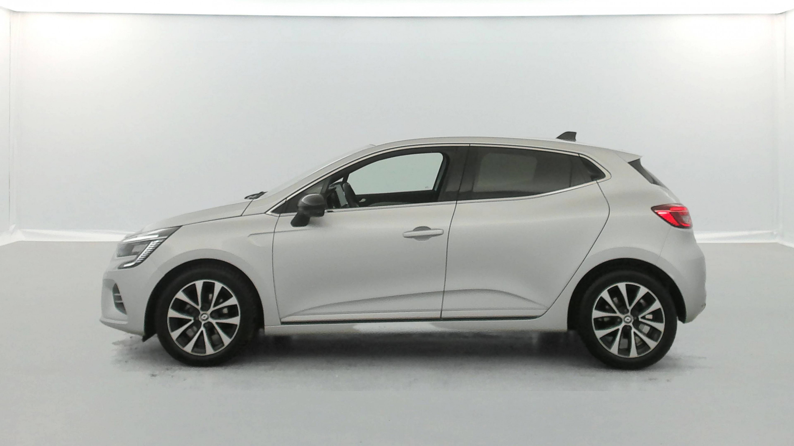 Vente en ligne Renault Clio 5 Clio TCe 90 au prix de 14 780 €
