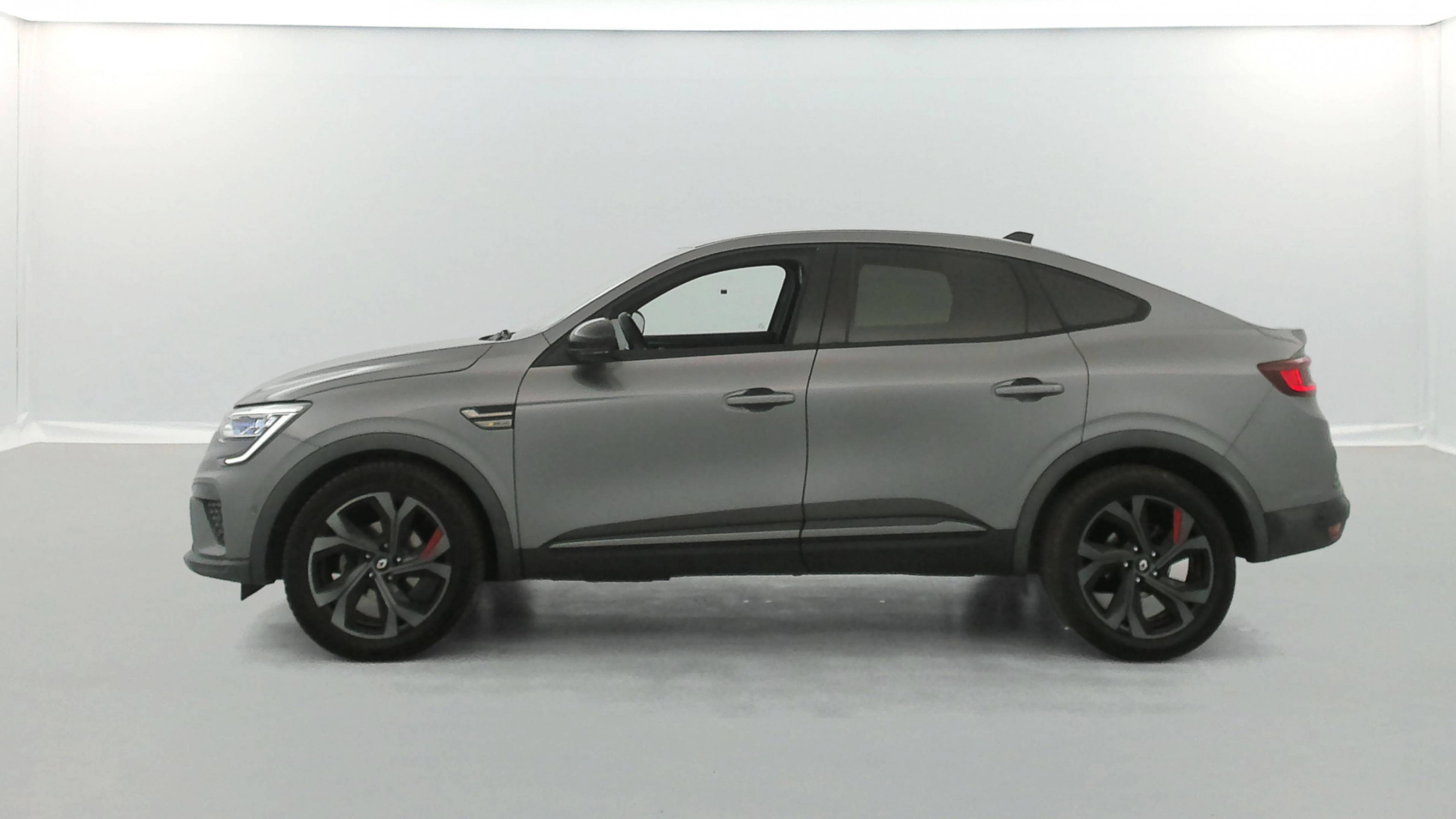 Vente en ligne Renault Arkana  TCe 140 EDC FAP - 21B au prix de 17 390 €