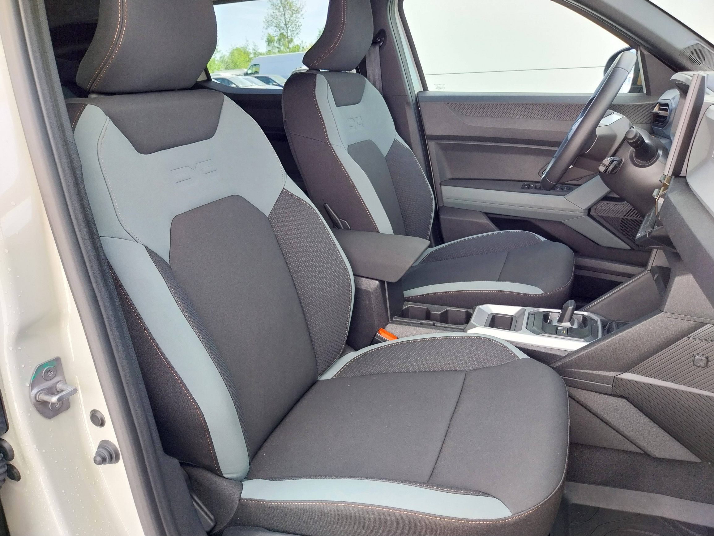 Vente en ligne Dacia Duster  Hybrid 140 au prix de 27 200 €