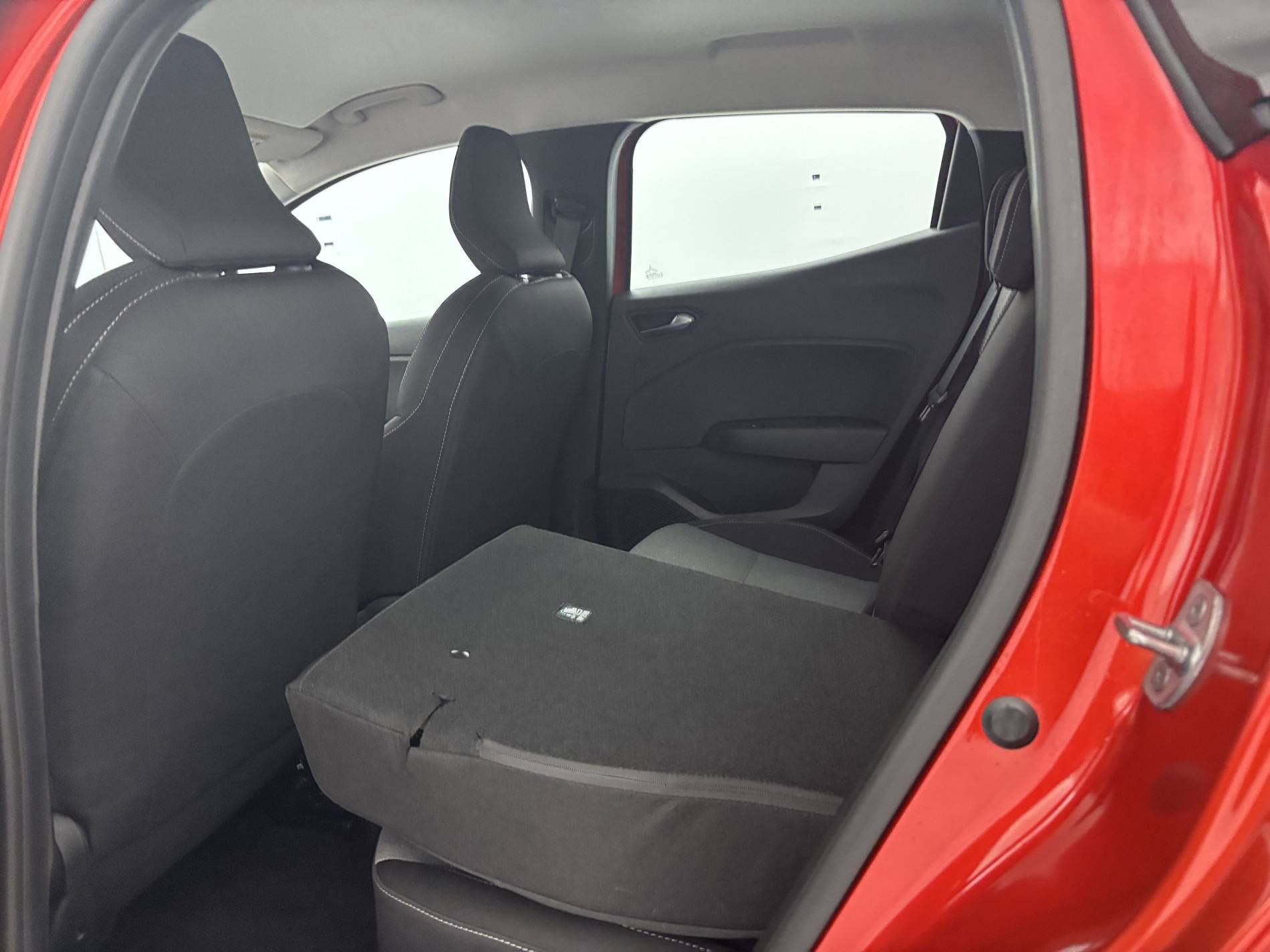 Vente en ligne Renault Clio 5 Clio Blue dCi 100 ch GSR2 au prix de 19 290 €