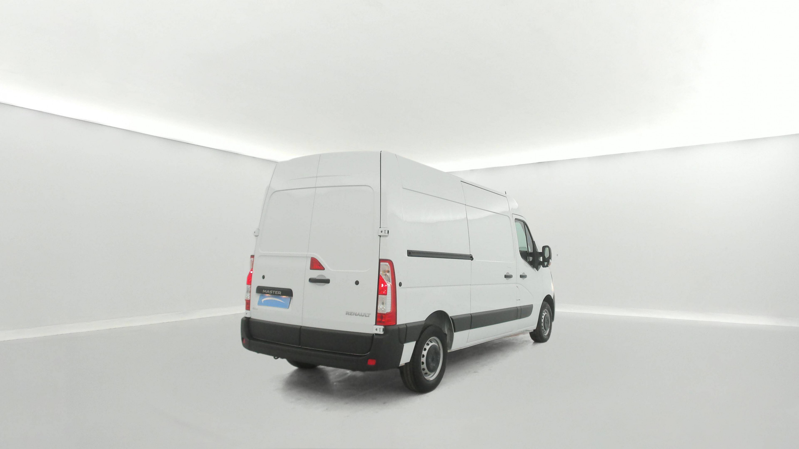 Vente en ligne Renault Master Fourgon MASTER FGN TRAC F3500 L2H2 BLUE DCI 135 au prix de 24 990 €