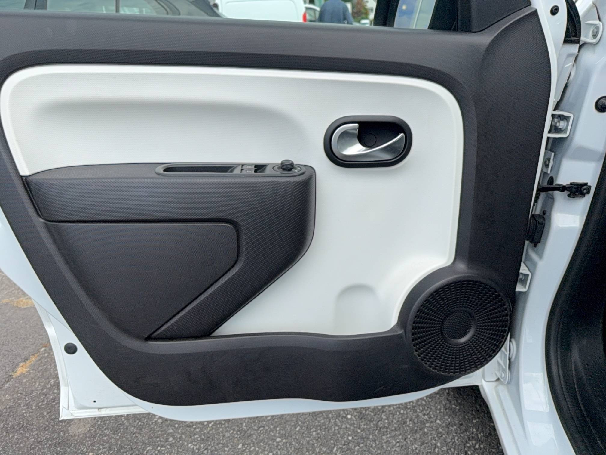 Vente en ligne Renault Twingo 3  SCe 65 - 21 au prix de 11 990 €