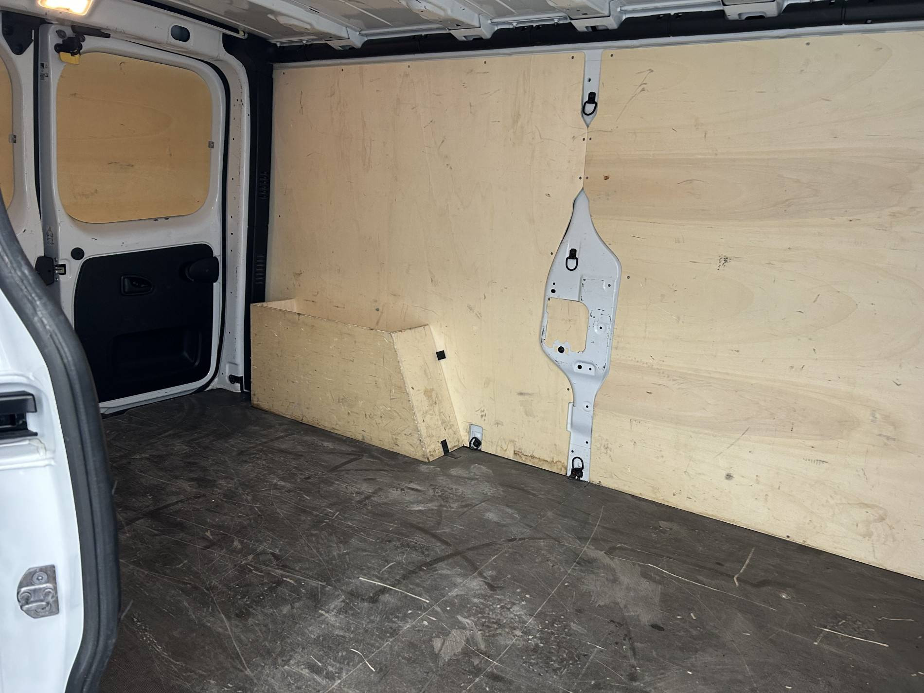 Vente en ligne Renault Trafic 3 Fourgon TRAFIC FGN L2H1 3000 KG BLUE DCI 130 au prix de 23 500 €