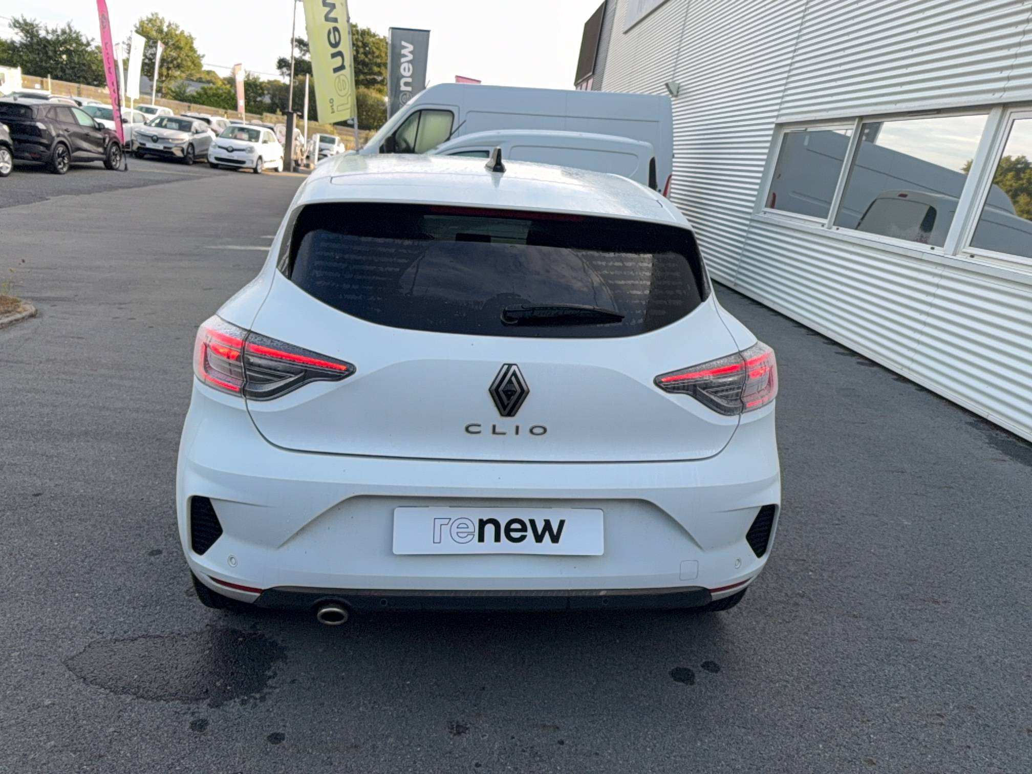 Vente en ligne Renault Clio 5 Clio TCe 90 au prix de 15 990 €