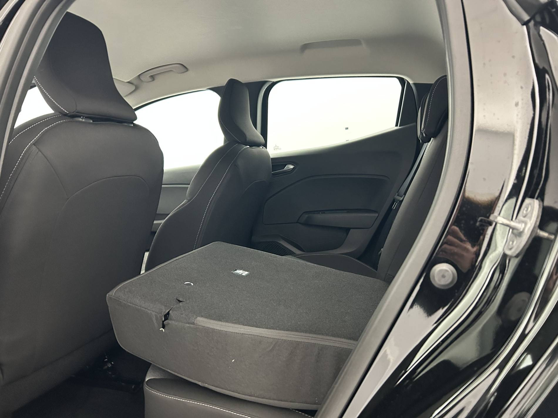 Vente en ligne Renault Clio 5 Clio E-Tech full hybrid 145 ch GSR2 au prix de 19 250 €