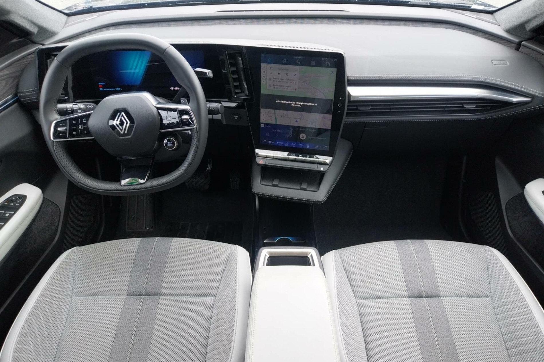 Vente en ligne Renault Scenic E-Tech Scenic E-Tech électrique 220 ch grande autonomie au prix de 39 991 €