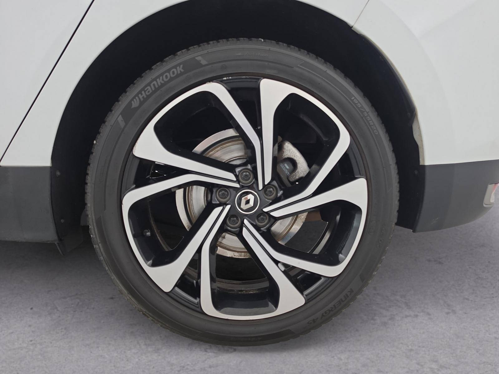Vente en ligne Renault Grand Scenic 4 Grand Scenic TCe 160 FAP EDC au prix de 16 990 €
