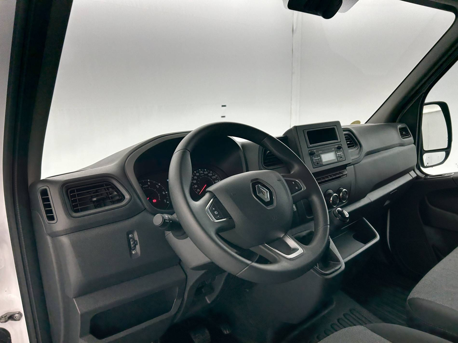 Vente en ligne Renault Master Fourgon MASTER FGN TRAC F3500 L2H2 BLUE DCI 135 au prix de 25 490 €