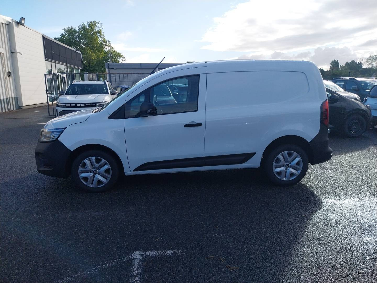 Vente en ligne Renault Kangoo Van  FG TOLE BLUE DCI 95 L1 GSR2 au prix de 32 160 €