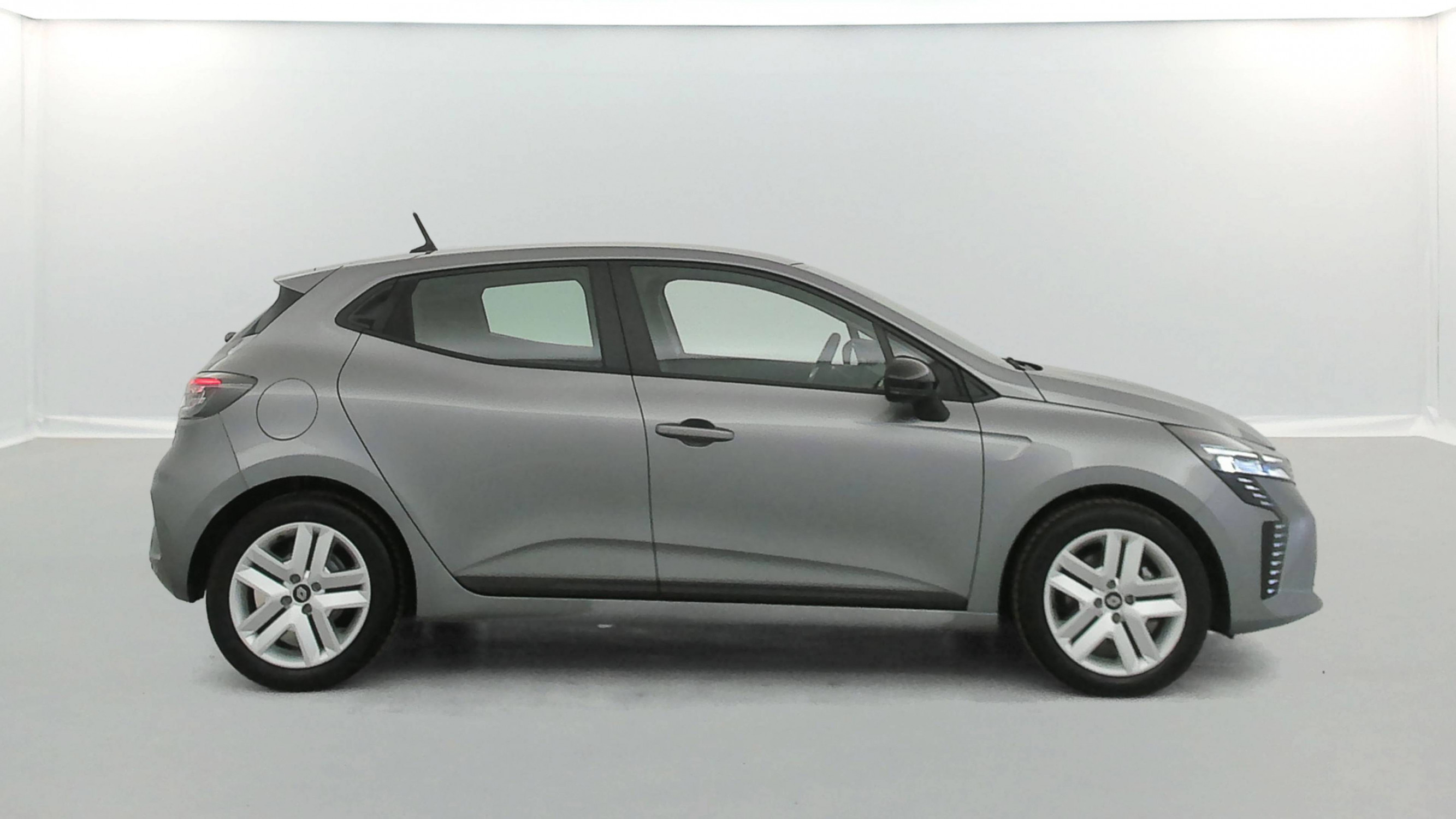 Vente en ligne Renault Clio 5 Clio E-Tech full hybrid 145 ch GSR2 au prix de 19 790 €