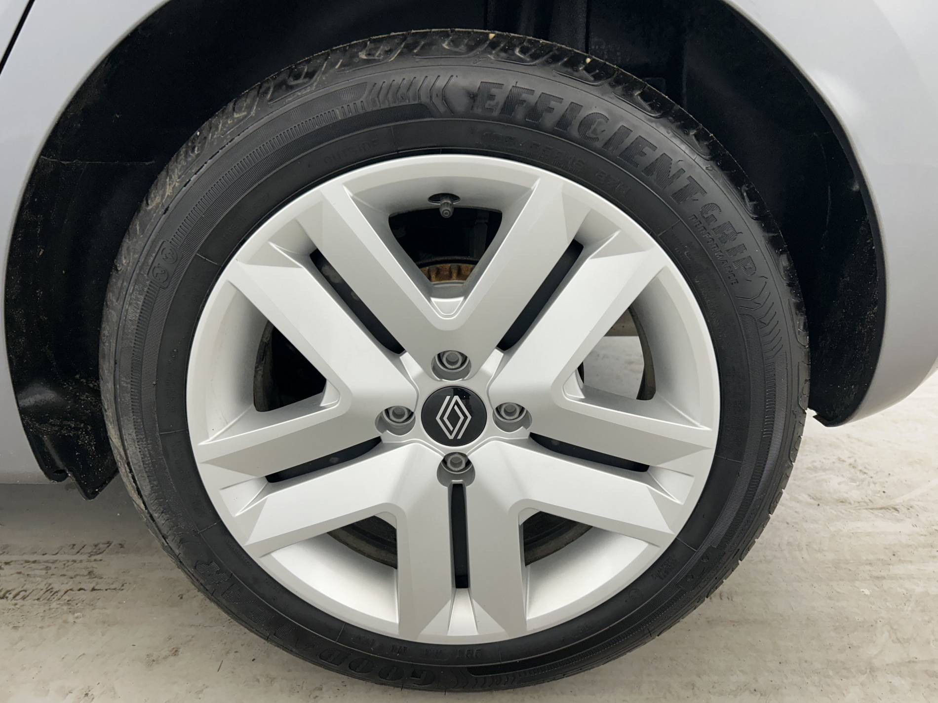 Vente en ligne Renault Clio 5 Clio TCe 90 au prix de 15 990 €