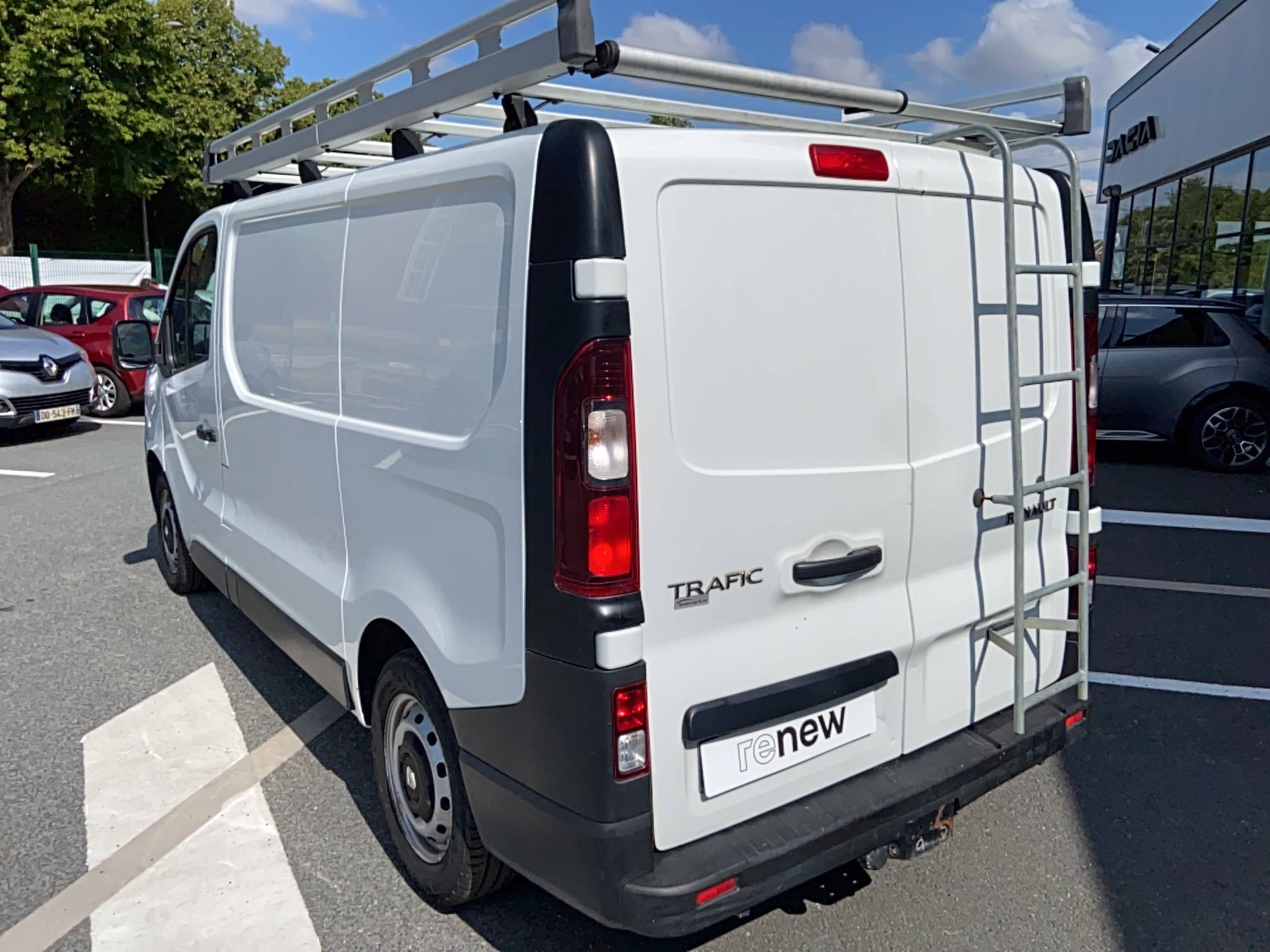Vente en ligne Renault Trafic 3 Fourgon TRAFIC FGN L1H1 1000 KG DCI 95 E6 au prix de 14 990 €