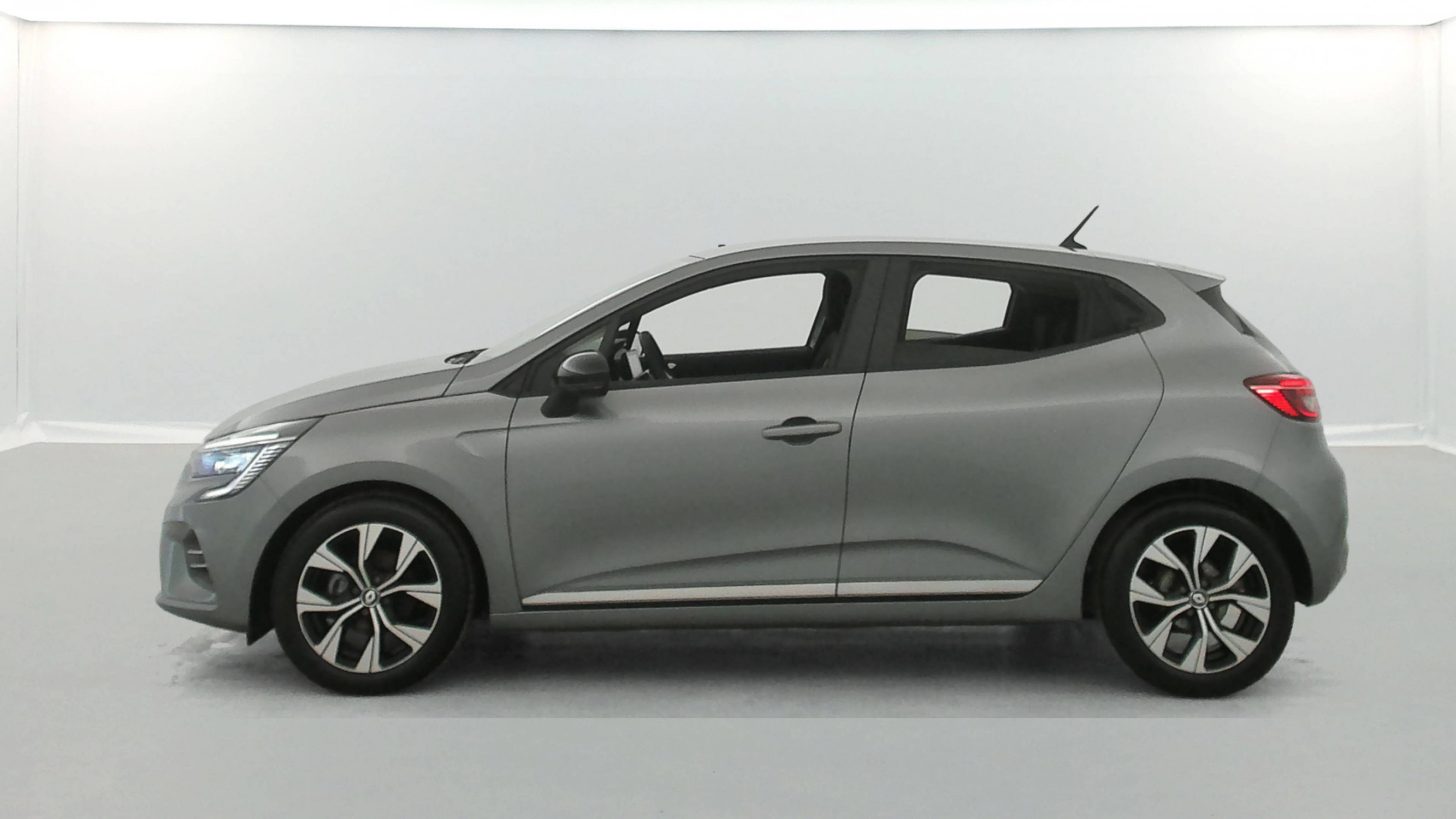 Vente en ligne Renault Clio 5 Clio TCe 90 au prix de 14 990 €